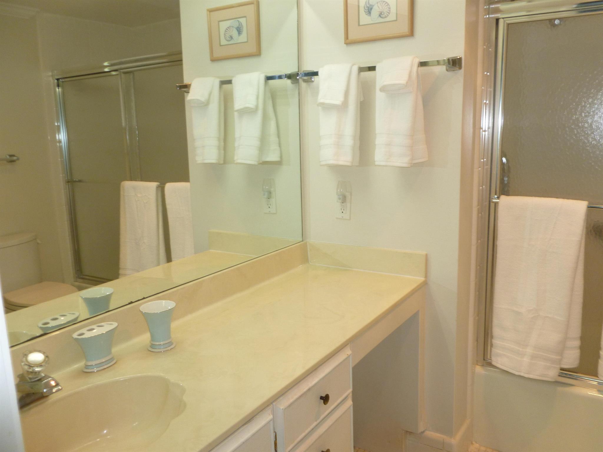 TURTLE CREEK APARTMENT BU - Residential Lease