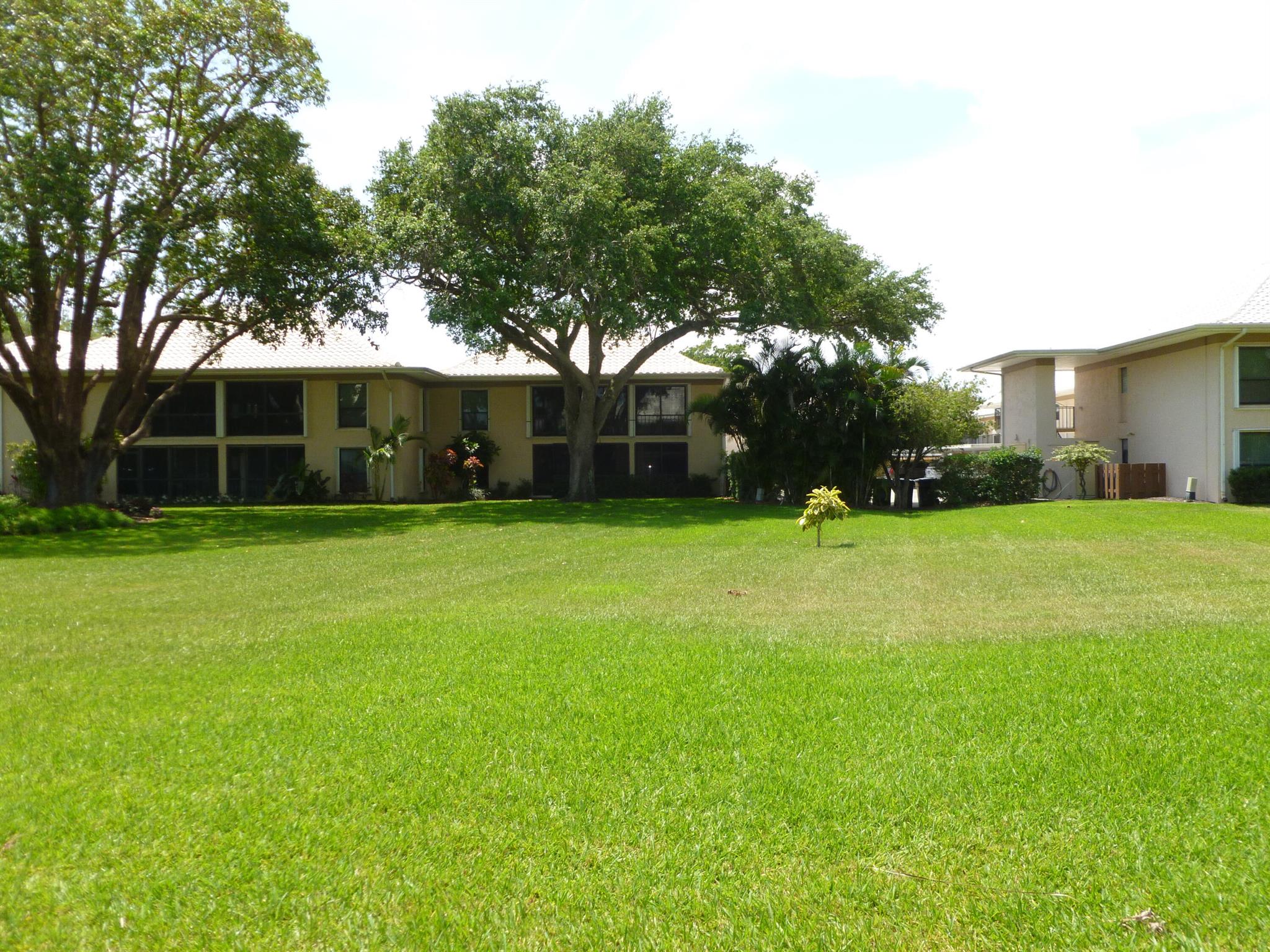NON SMOKERS ONLY. This ground floor, fully furnished apartment is ready to move in to. Light and bright with an open garden view. A short golf cart ride to Turtle Creek or Tequesta Country Clubs. A lovely community club house available for private use upon reservation. Stop by and use the outdoor grill. A short ride to a variety of restaurants and entertainment along with pristine beaches. The owner would consider an unfurnished option.