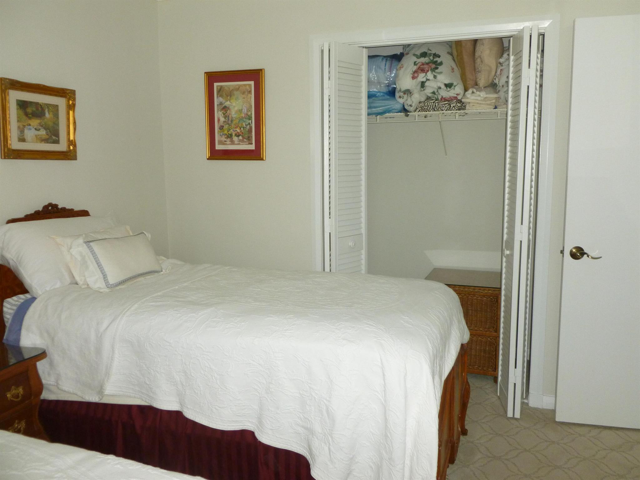 TURTLE CREEK APARTMENT BU - Residential Lease