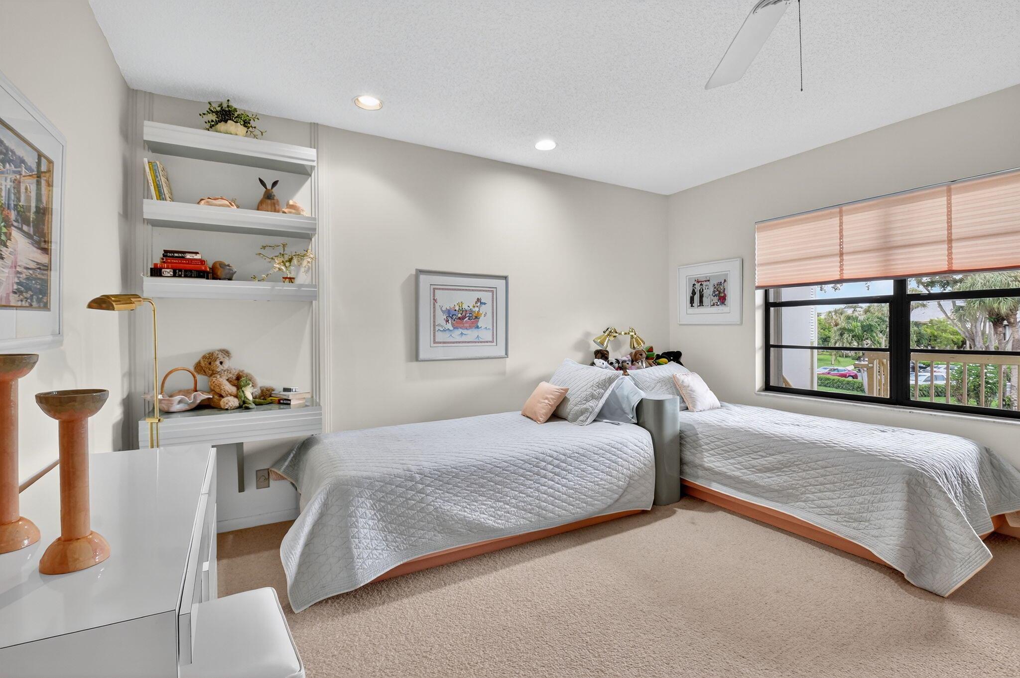 EASTGATE II AT HUNTERS RU - Residential