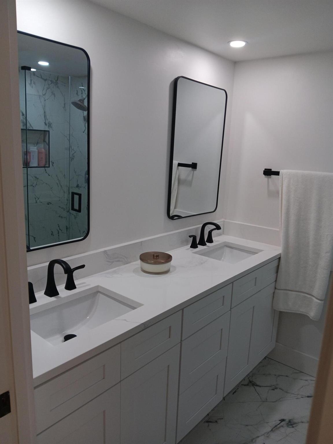 RIVER - Residential Lease