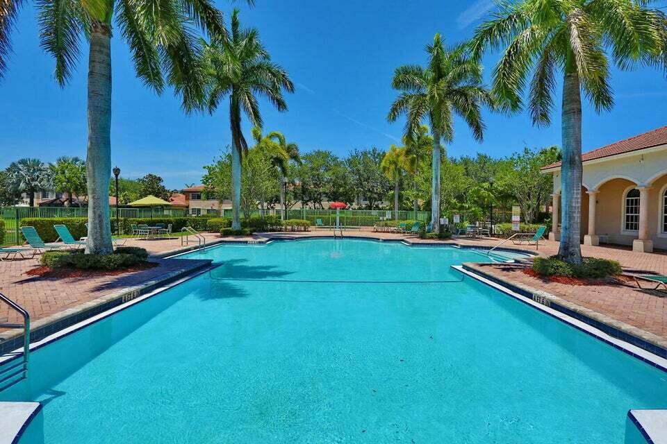 GREEN CAY VILLAGE CONDOMINIUM - Residential