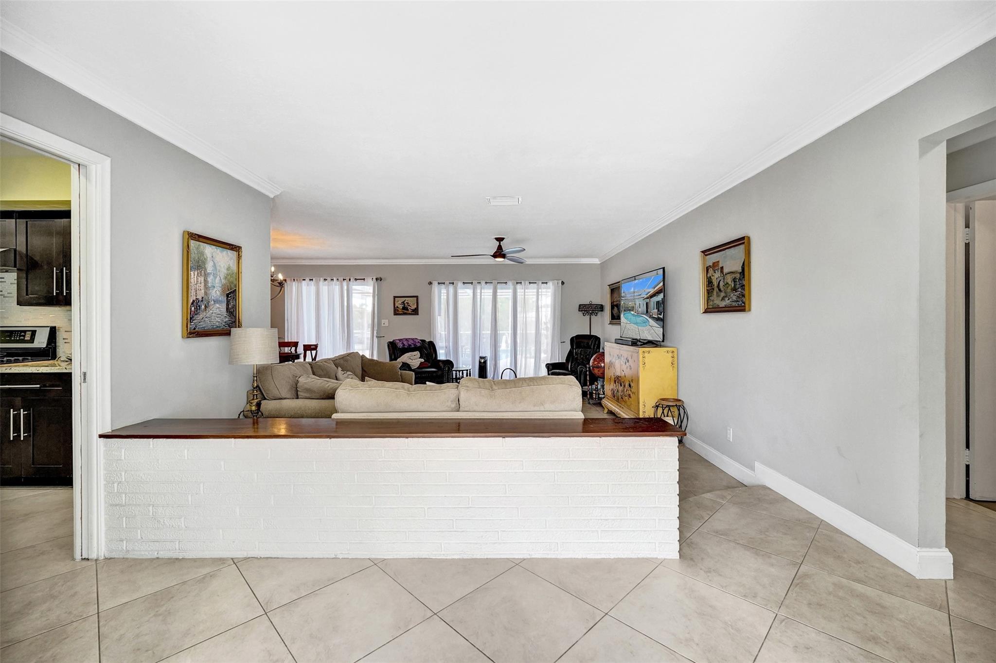 2119 N 49th Ave