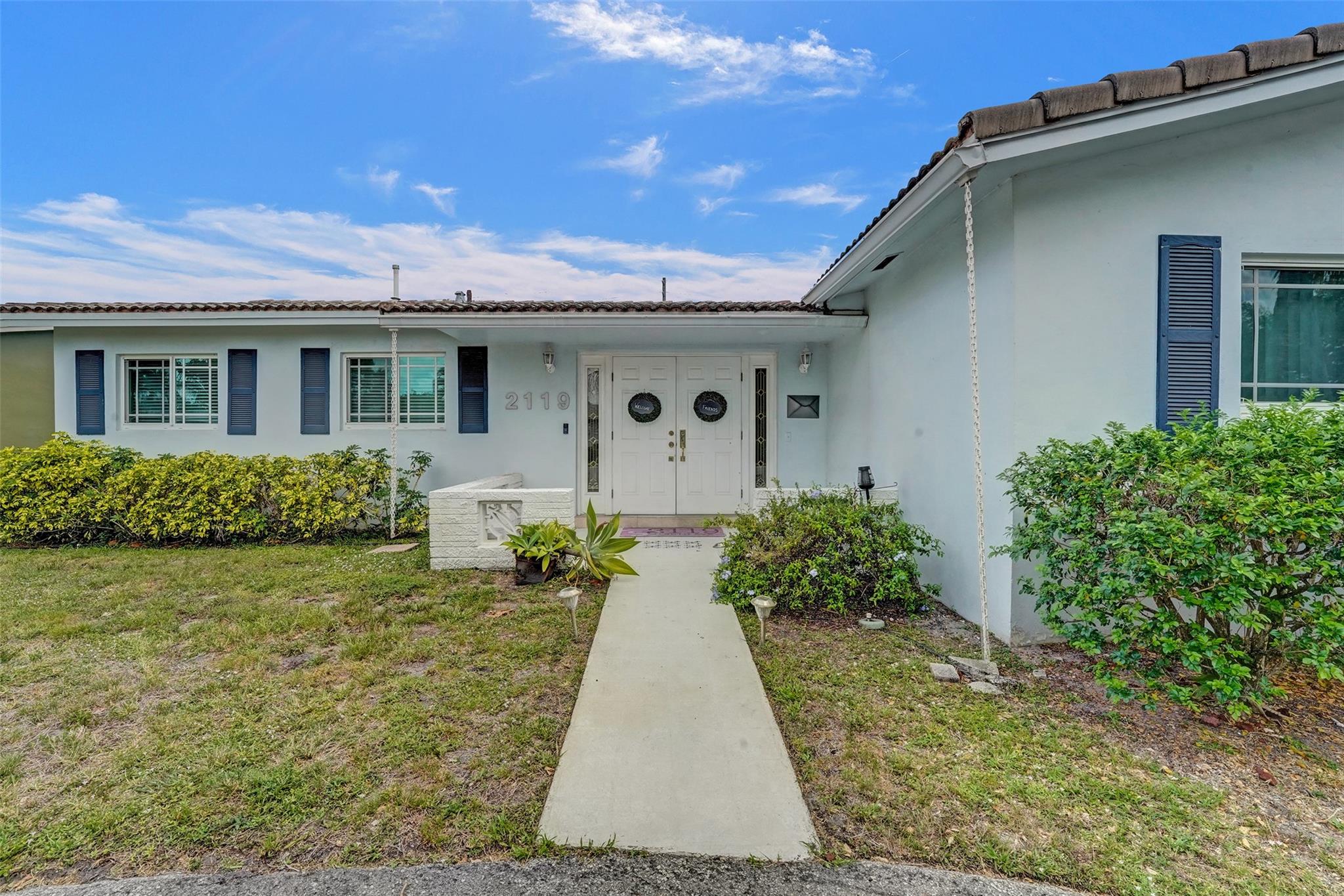 2119 N 49th Ave