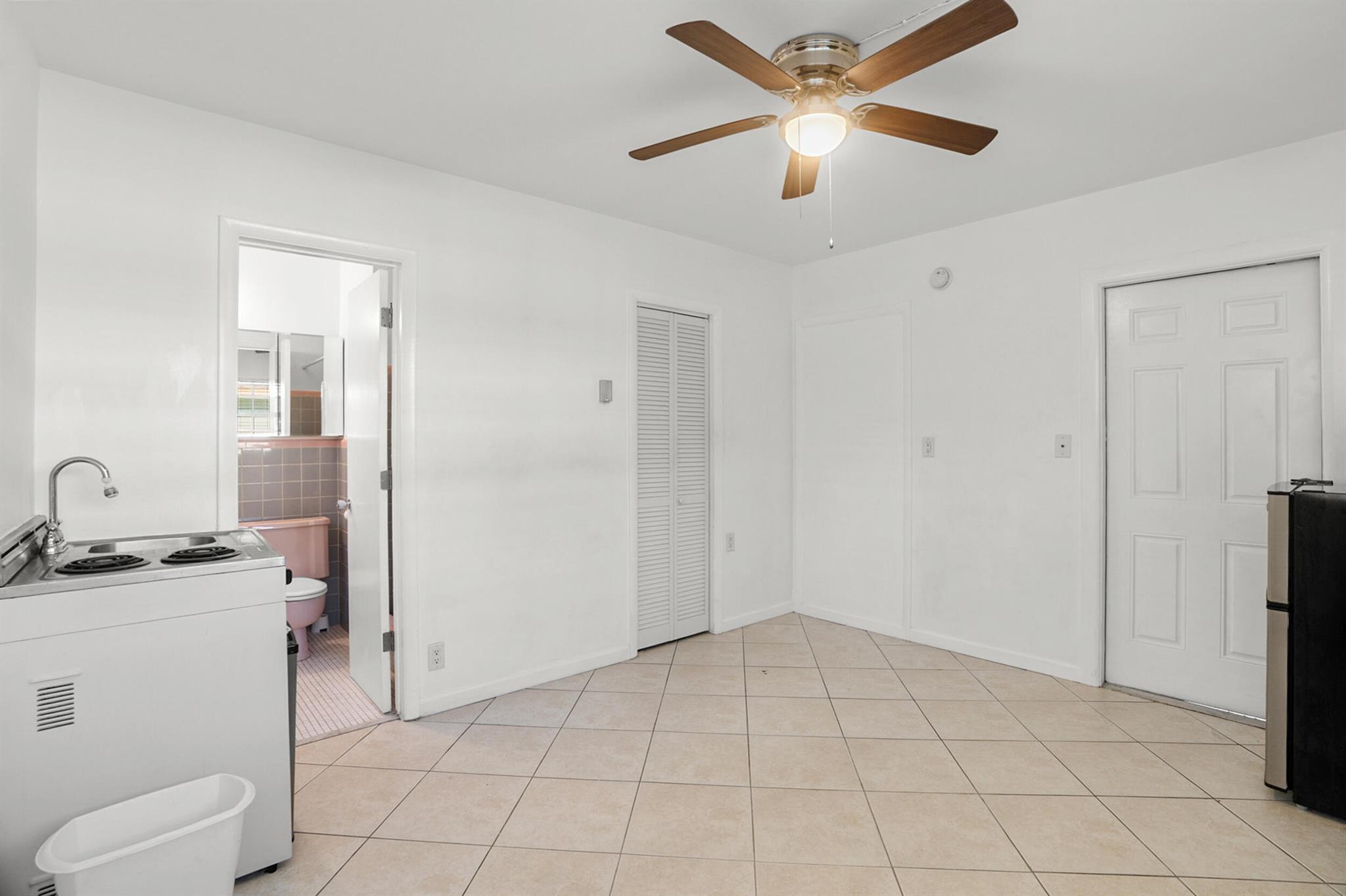 Deerfield Beach 4-4 B - Residential Lease