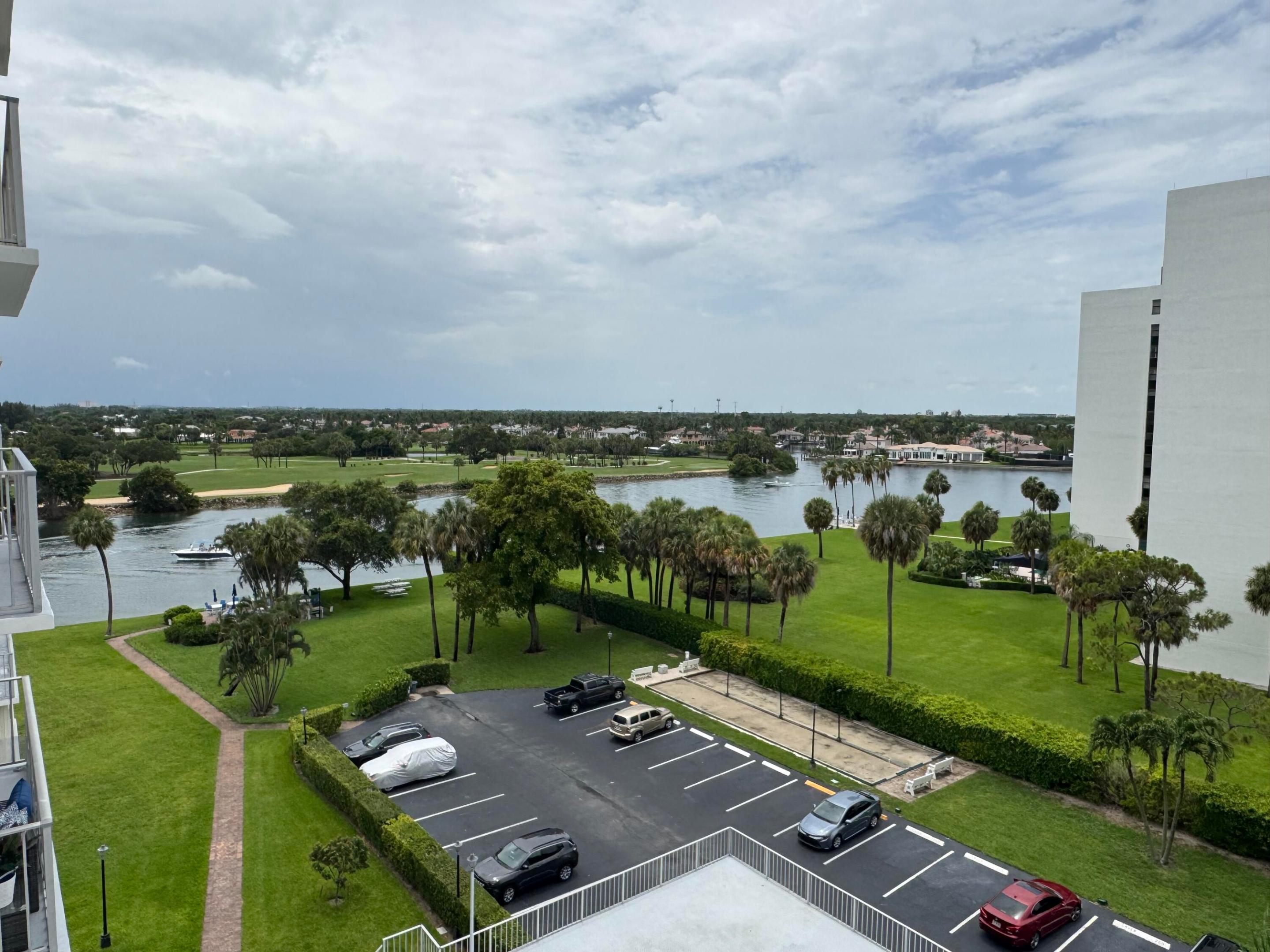 GEMINI CONDO - Residential