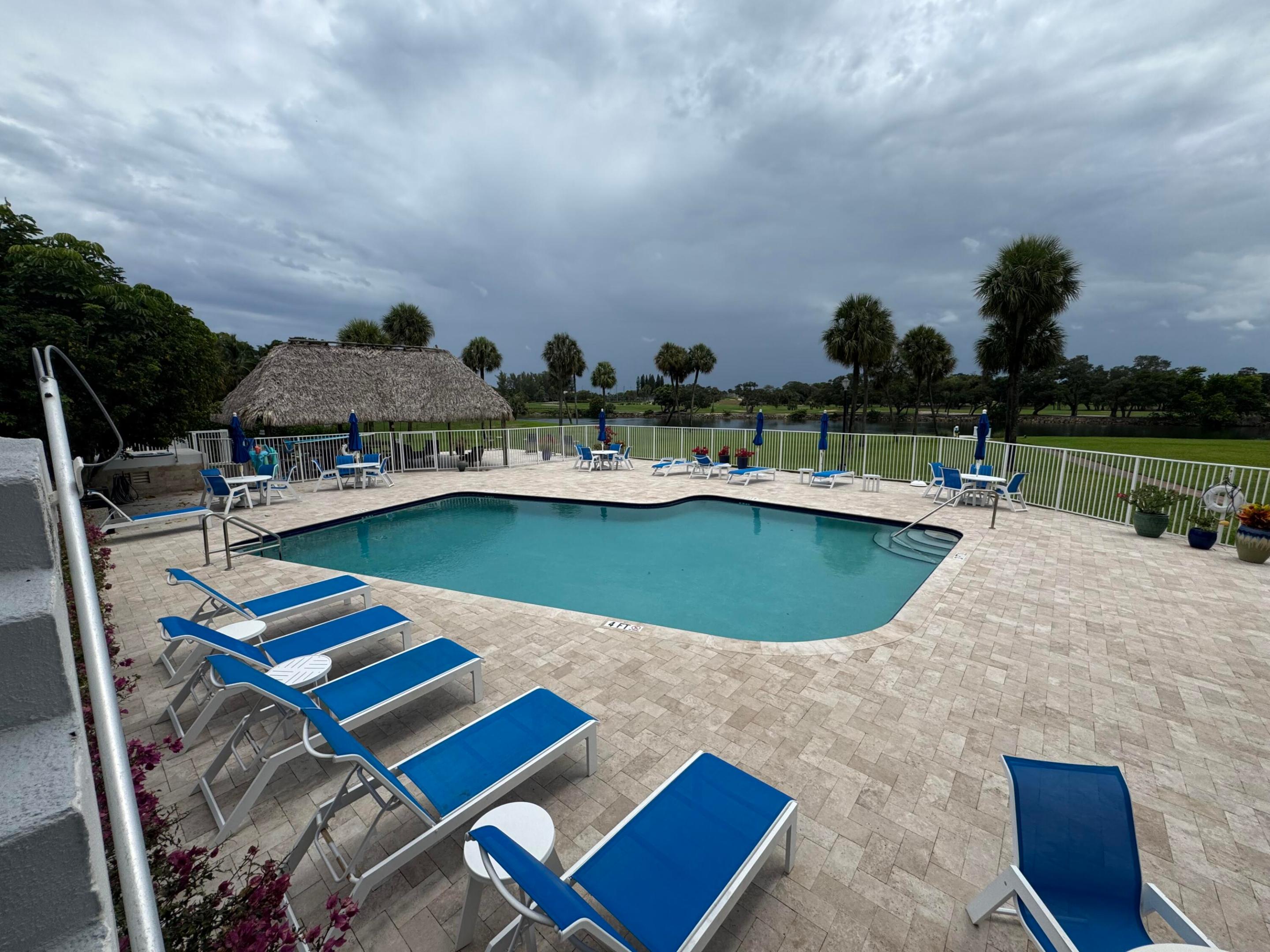 GEMINI CONDO - Residential