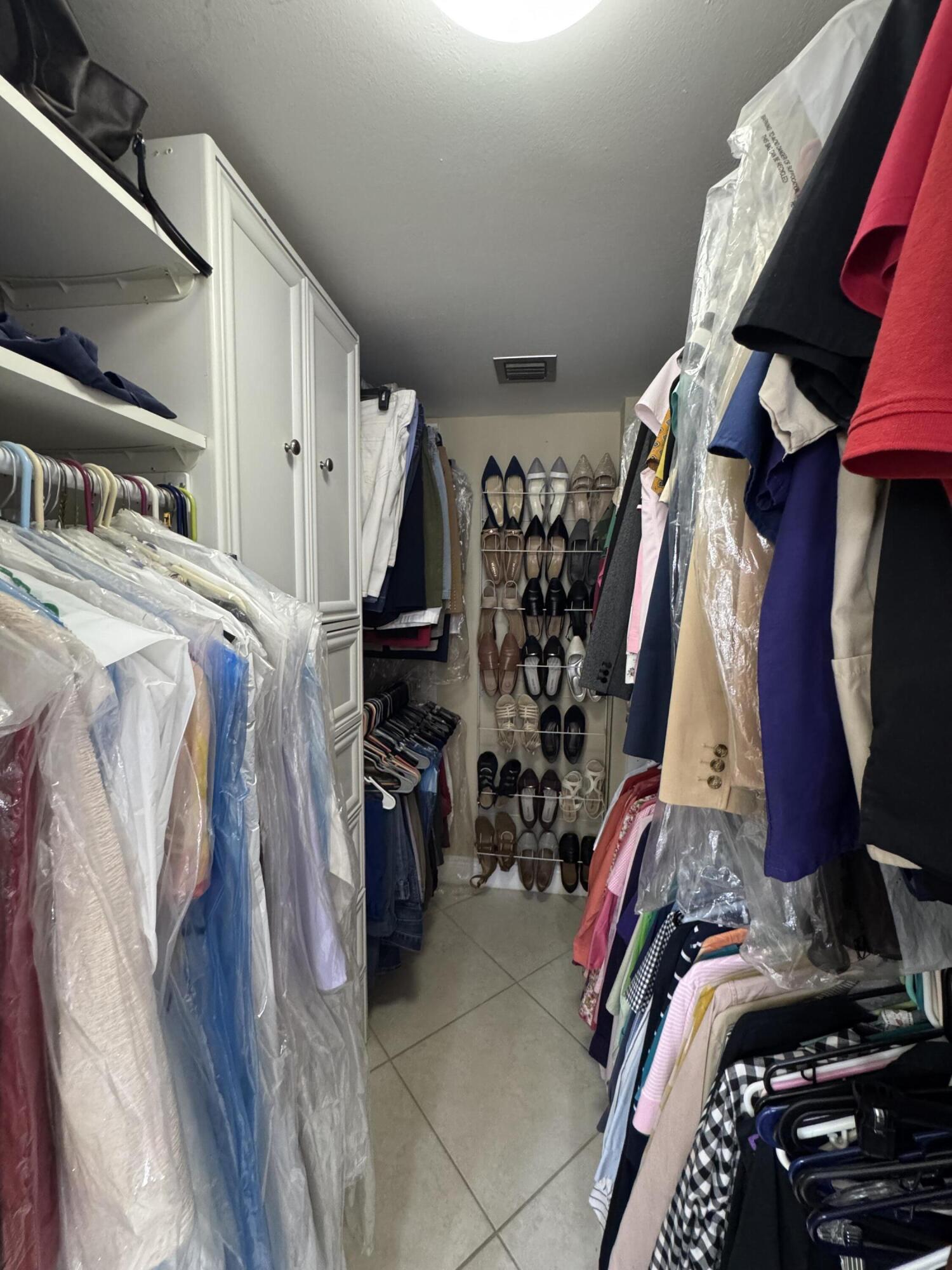 GEMINI CONDO - Residential