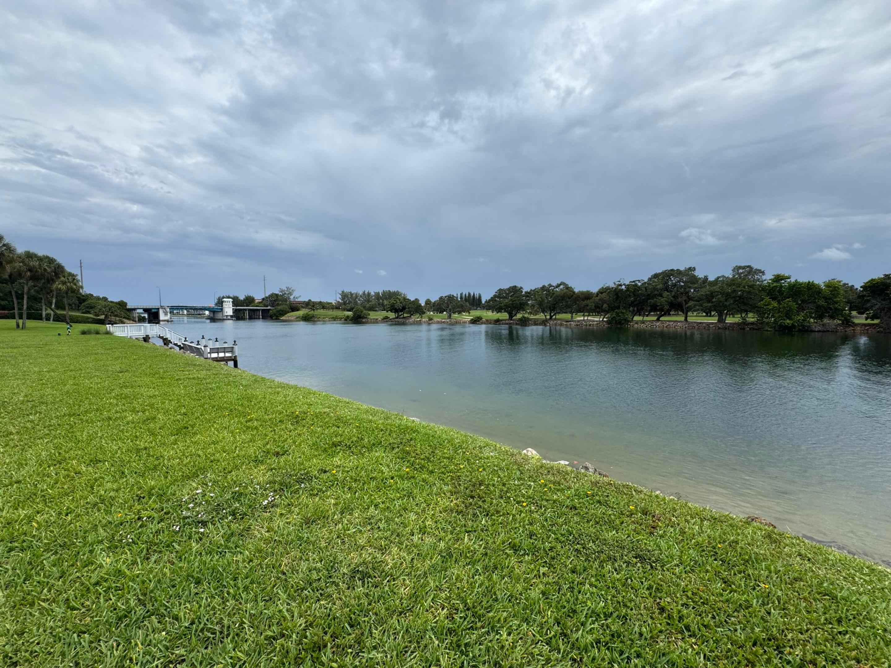 GEMINI CONDO - Residential