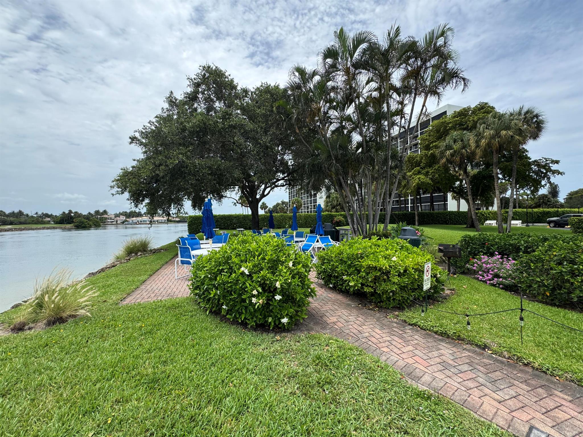 336 Golfview Road 706
