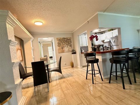 Tiny photo for 355 Oakridge T #355, Deerfield Beach, FL 33442 (MLS # F10538554)