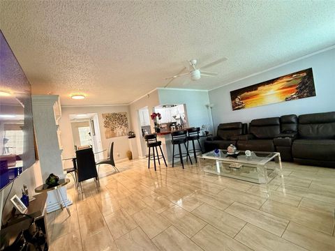 Tiny photo for 355 Oakridge T #355, Deerfield Beach, FL 33442 (MLS # F10538554)