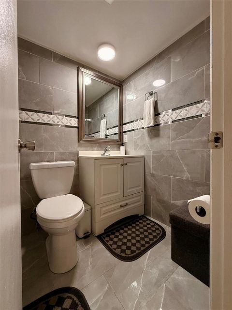 Tiny photo for 355 Oakridge T #355, Deerfield Beach, FL 33442 (MLS # F10538554)