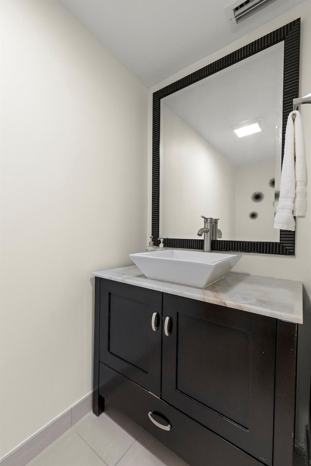 ISLAND POINT CONDO - Residential