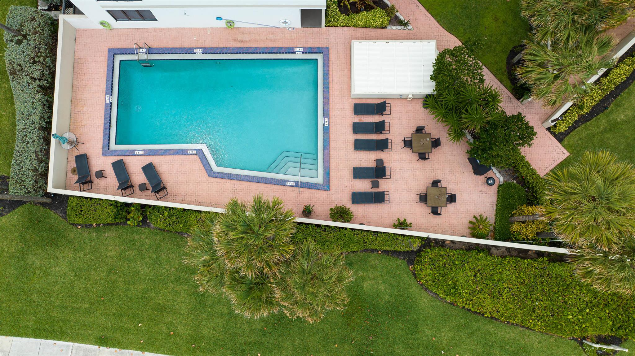 ISLAND POINT CONDO - Residential