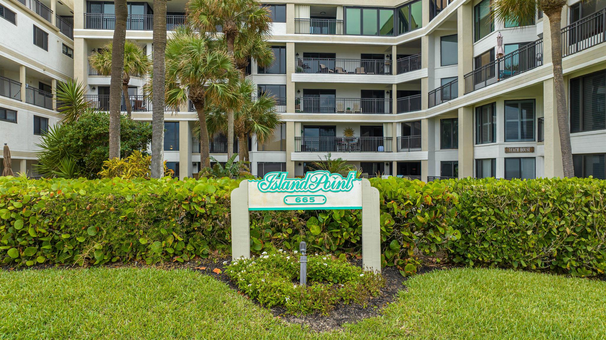 ISLAND POINT CONDO - Residential