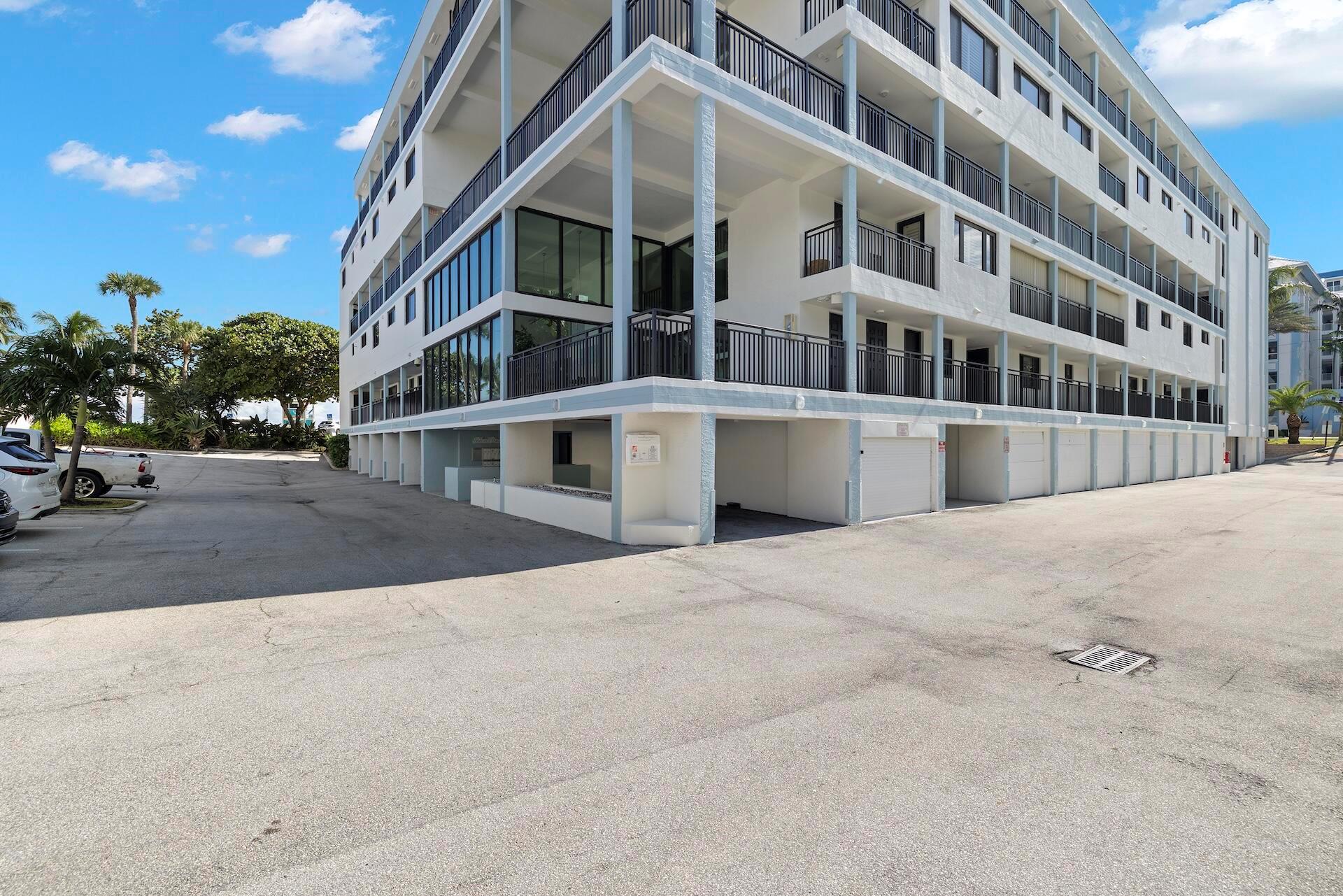 ISLAND POINT CONDO - Residential