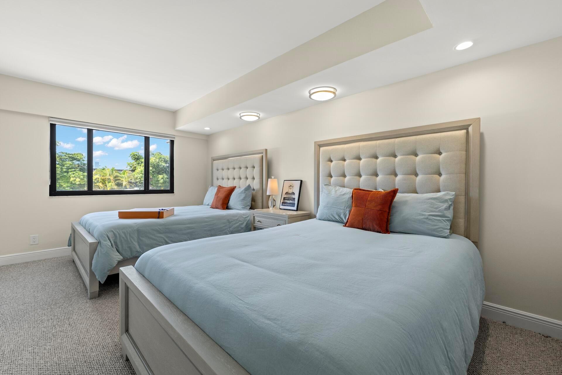 ISLAND POINT CONDO - Residential