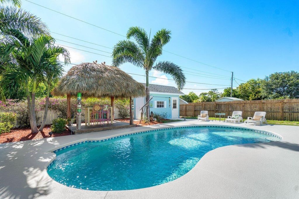 Photo of 18946 SE Southgate Drive, Jupiter, FL 33469 (MLS # R10989803)