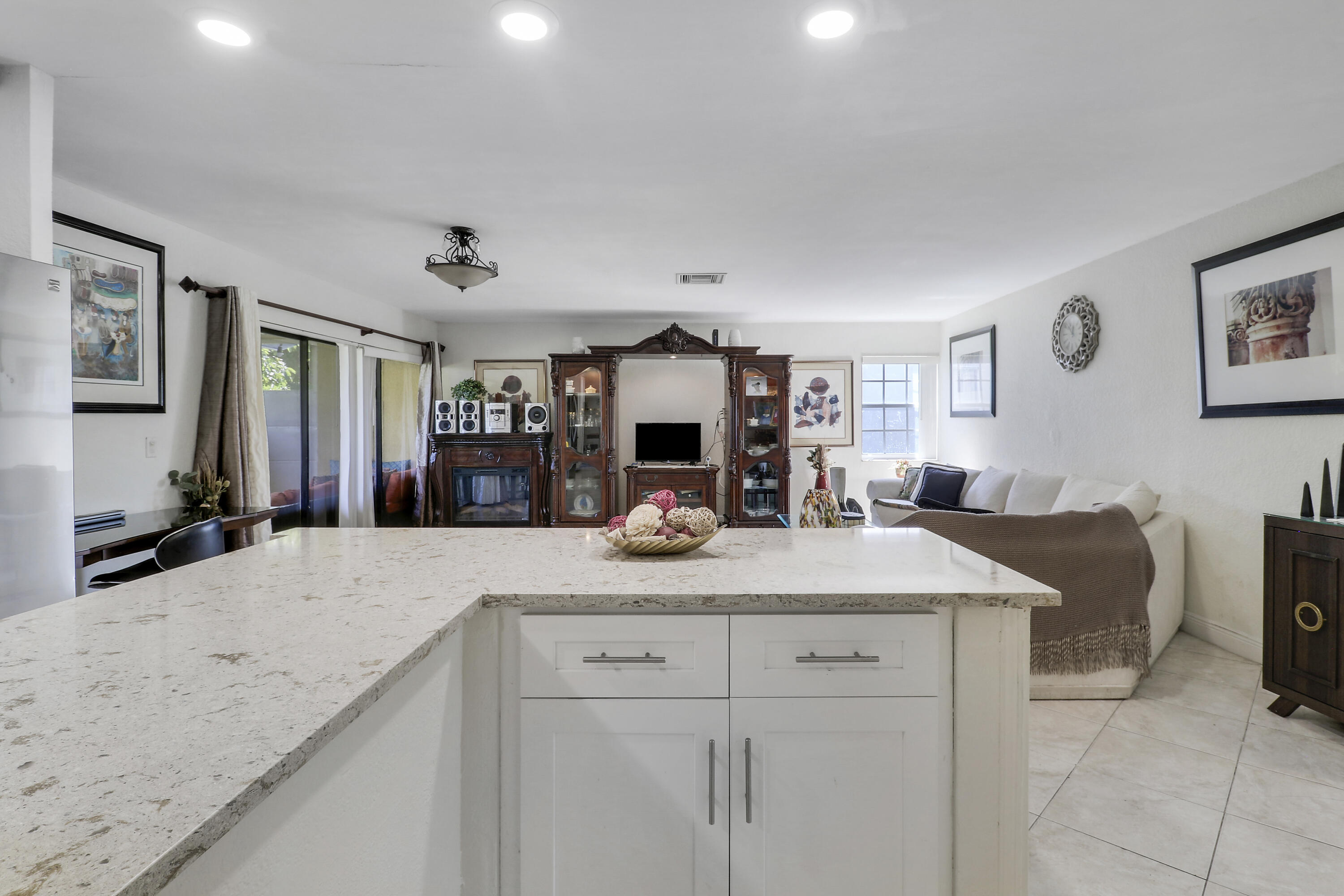 CHATELAINE - Residential
