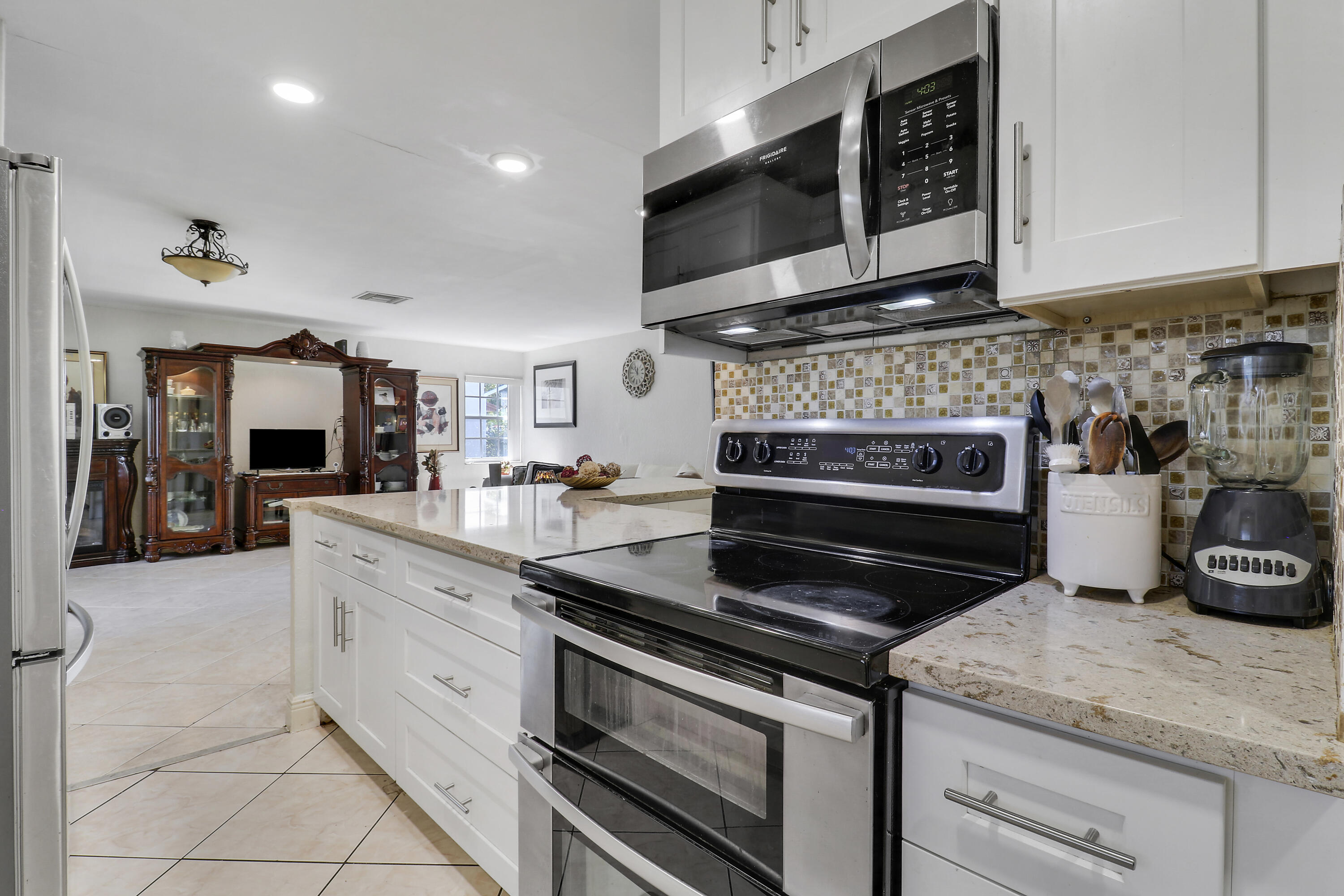 CHATELAINE - Residential