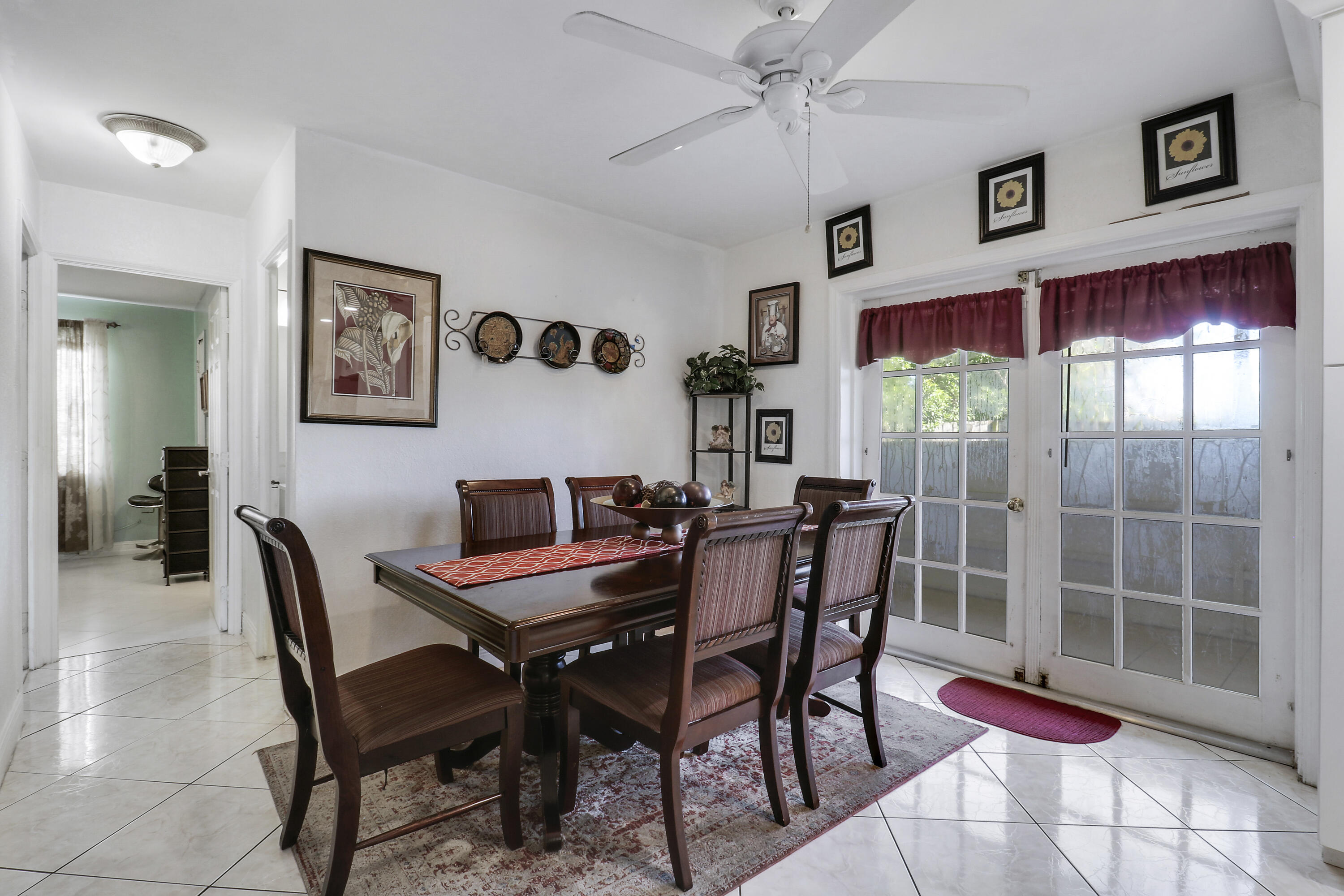 CHATELAINE - Residential
