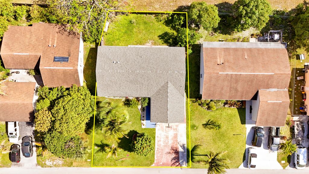 Photo of 3336 Ave Villandry, Delray Beach, FL 33445 (MLS # B26027613)