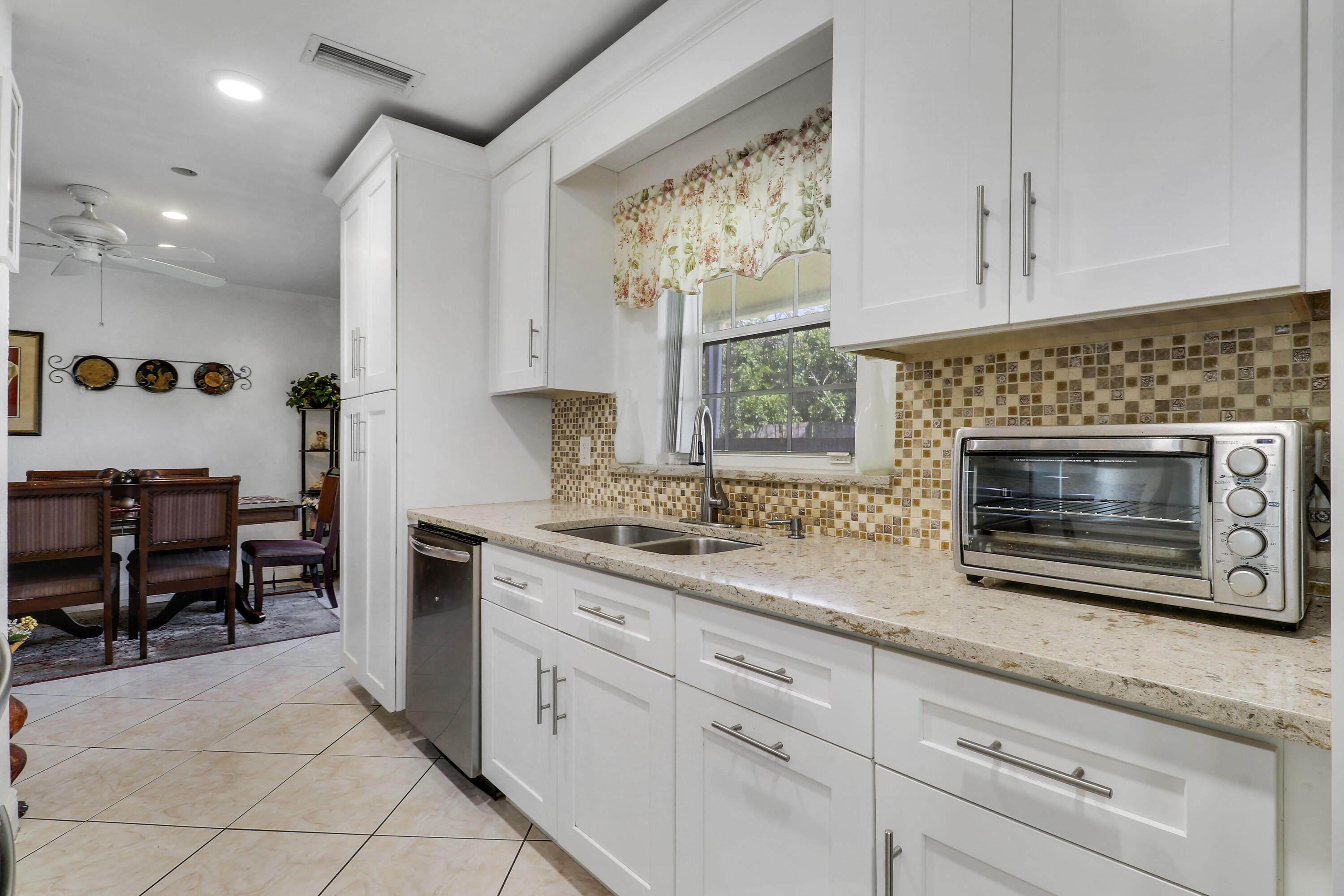 CHATELAINE - Residential