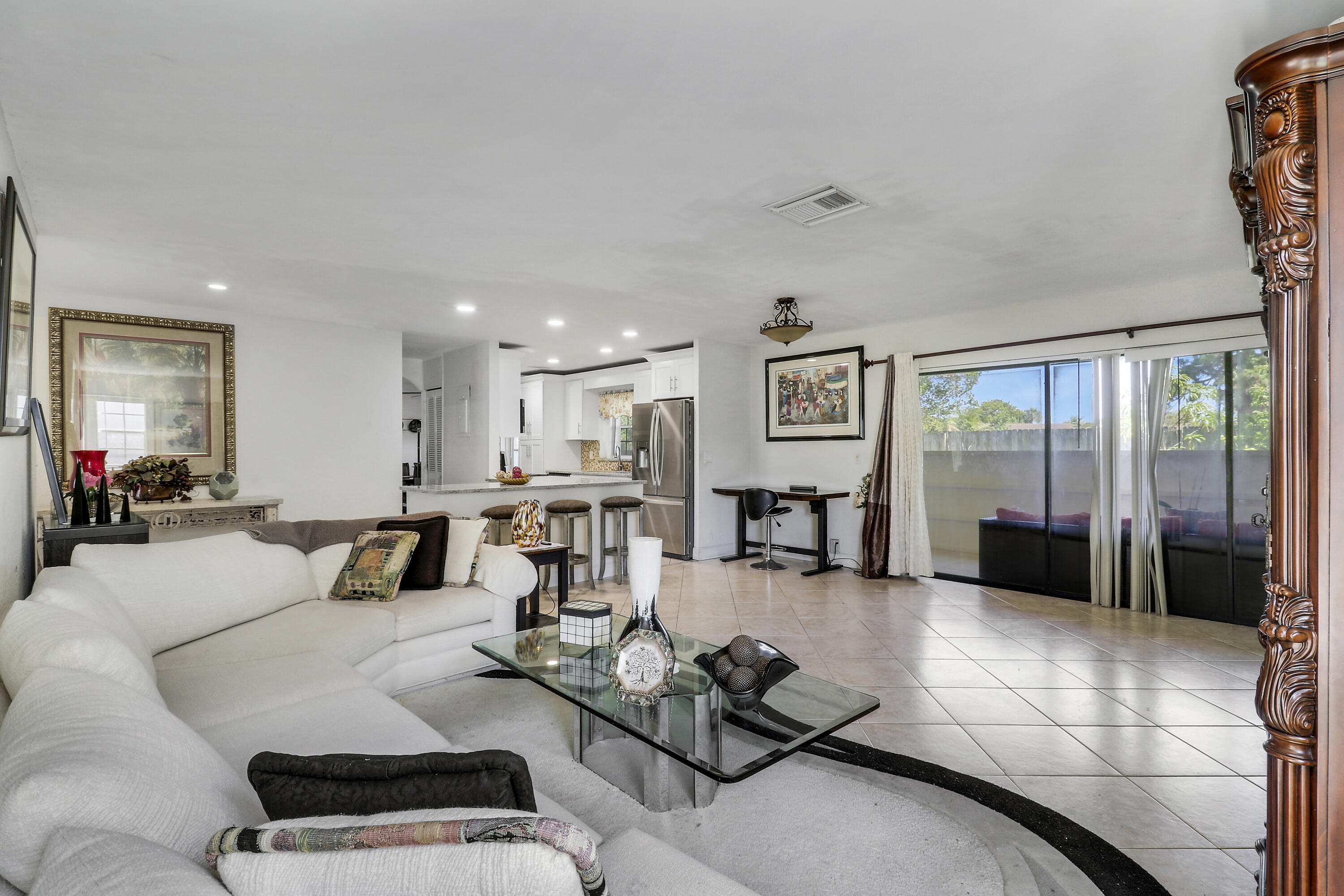 CHATELAINE - Residential