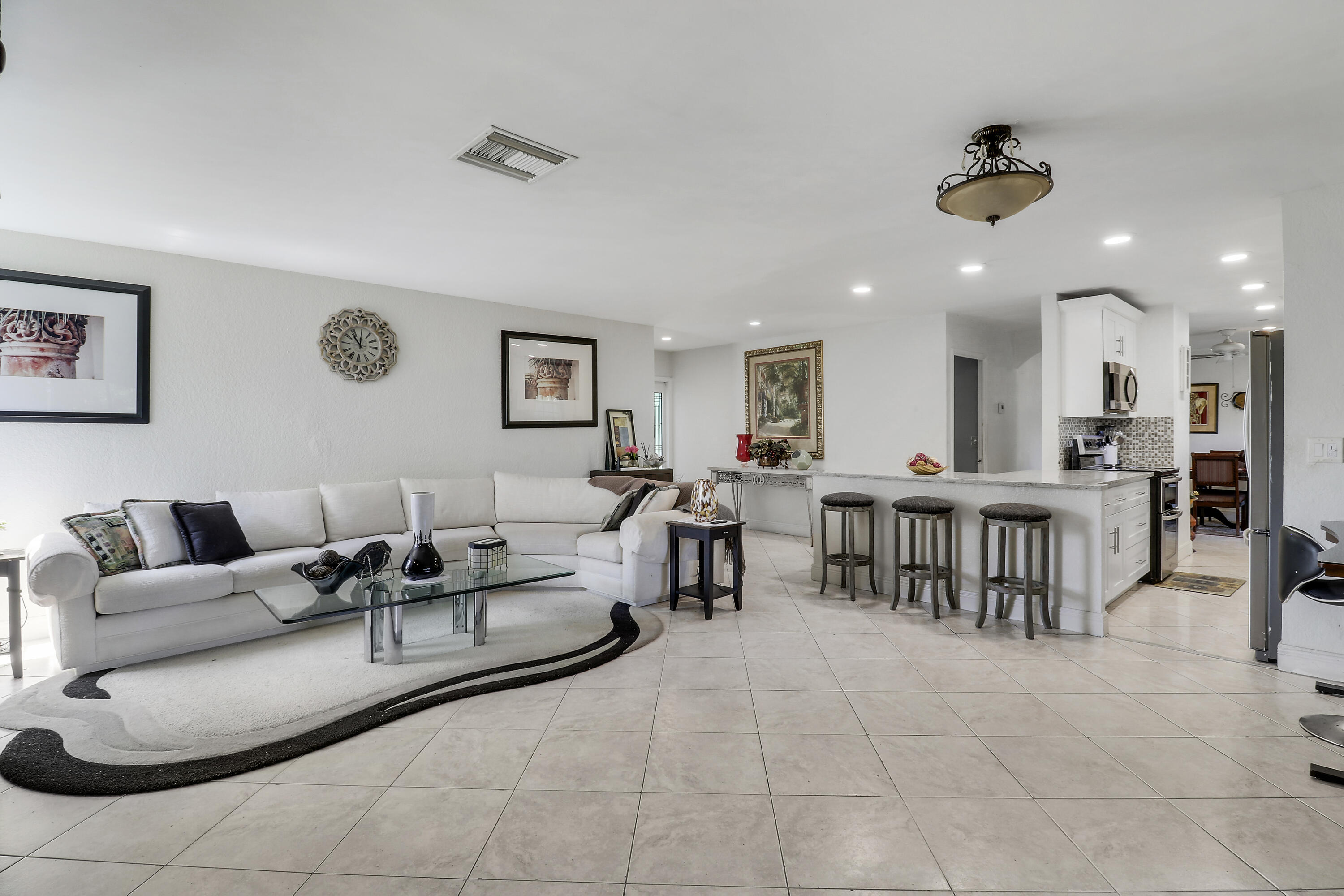 CHATELAINE - Residential
