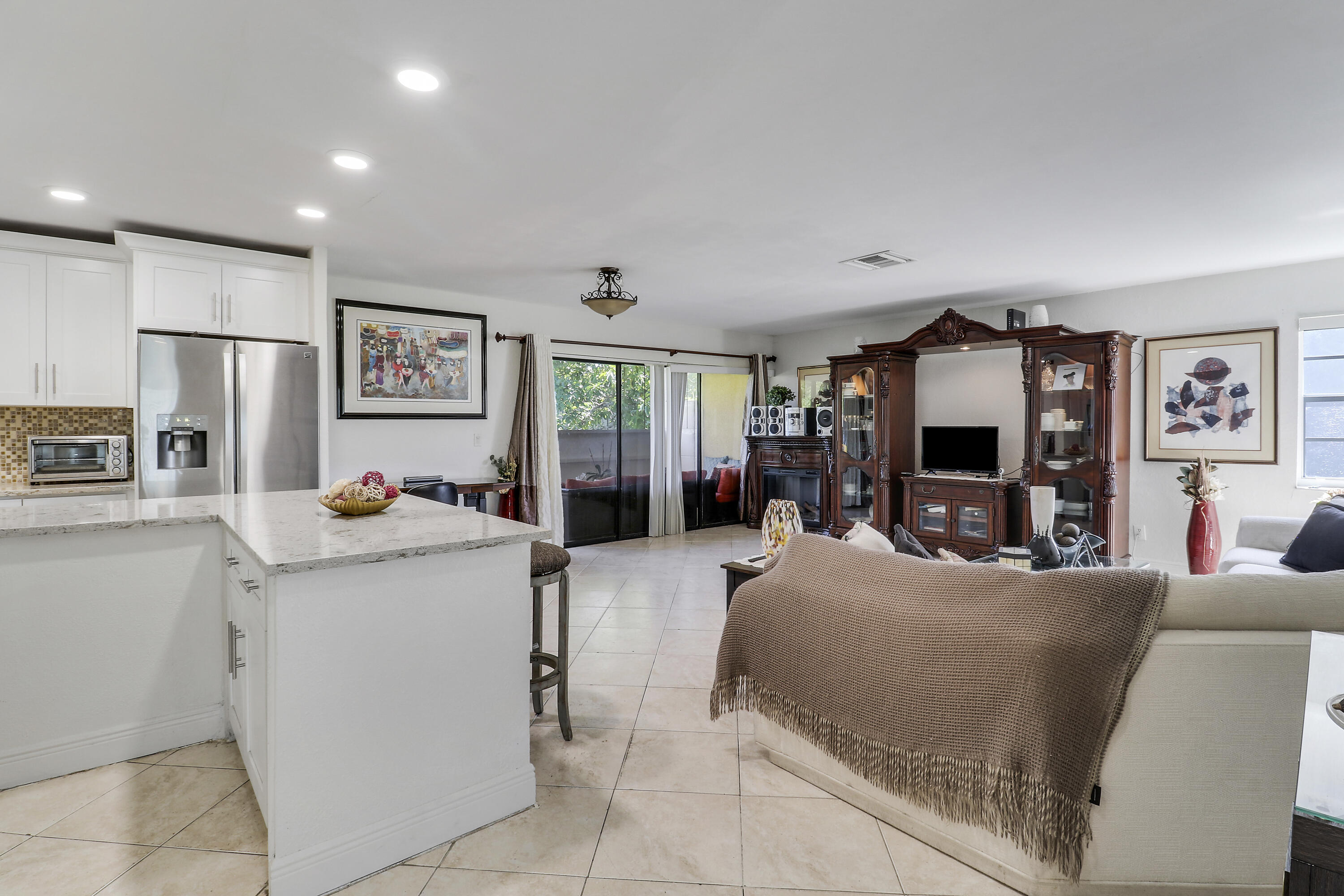 CHATELAINE - Residential