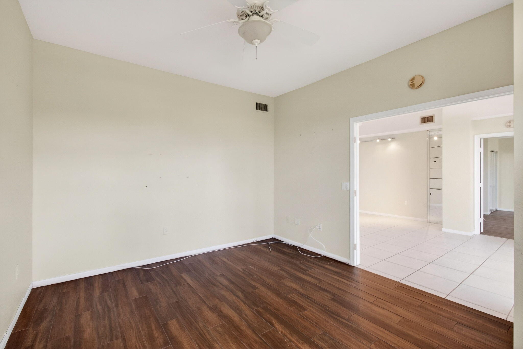 CRYSTAL POINTE II CONDO - Residential