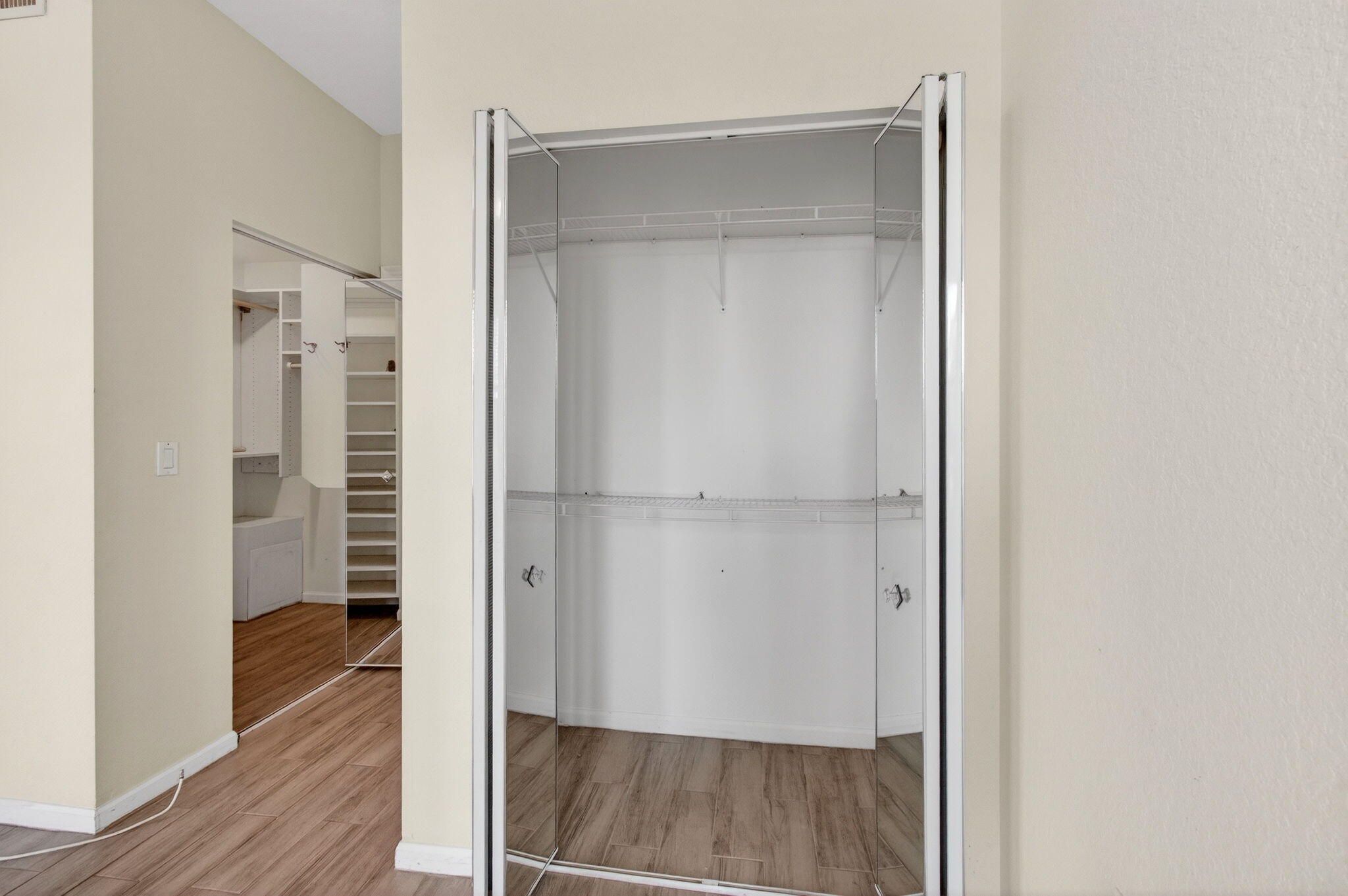 CRYSTAL POINTE II CONDO - Residential