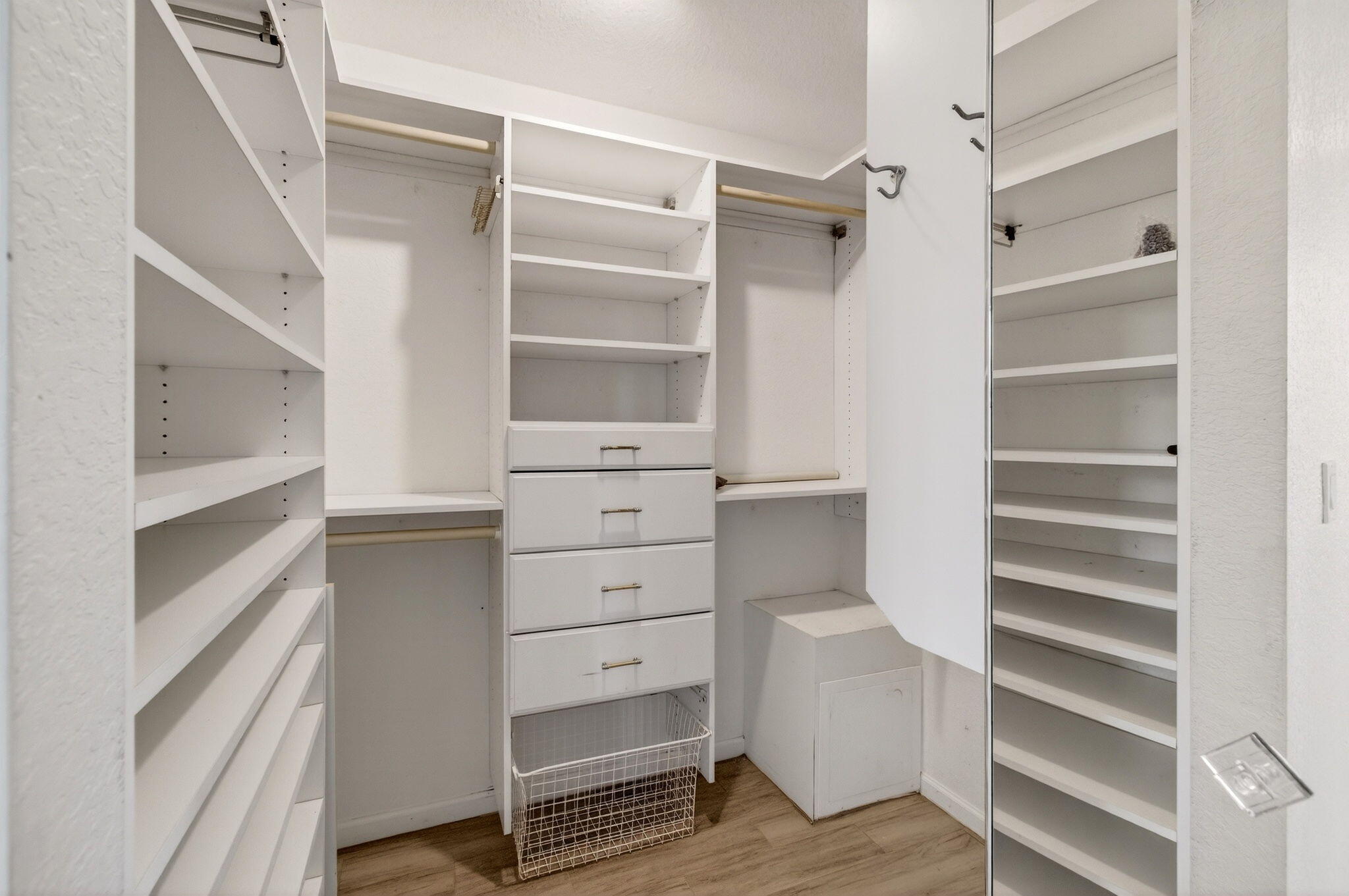 CRYSTAL POINTE II CONDO - Residential