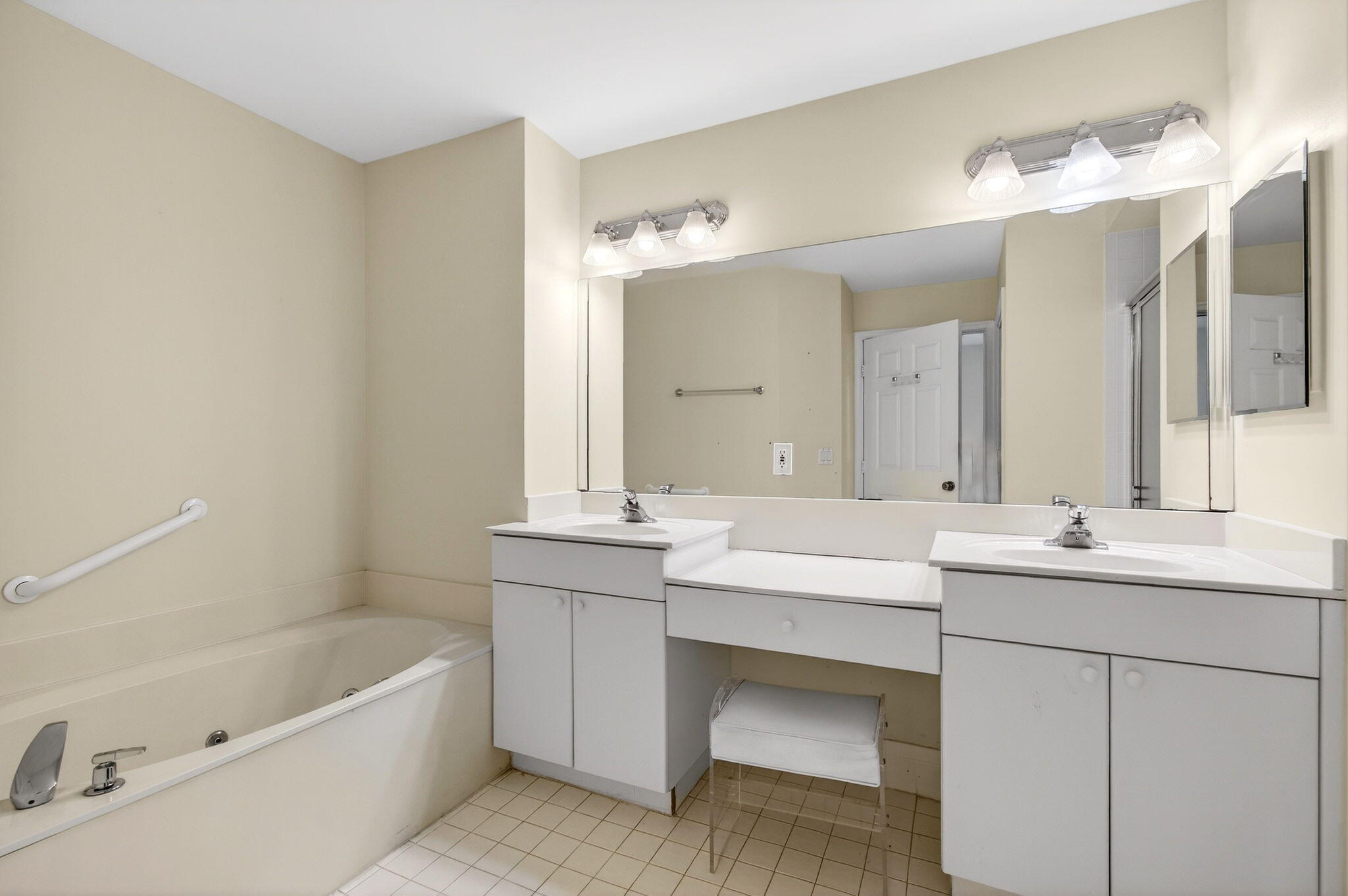 CRYSTAL POINTE II CONDO - Residential