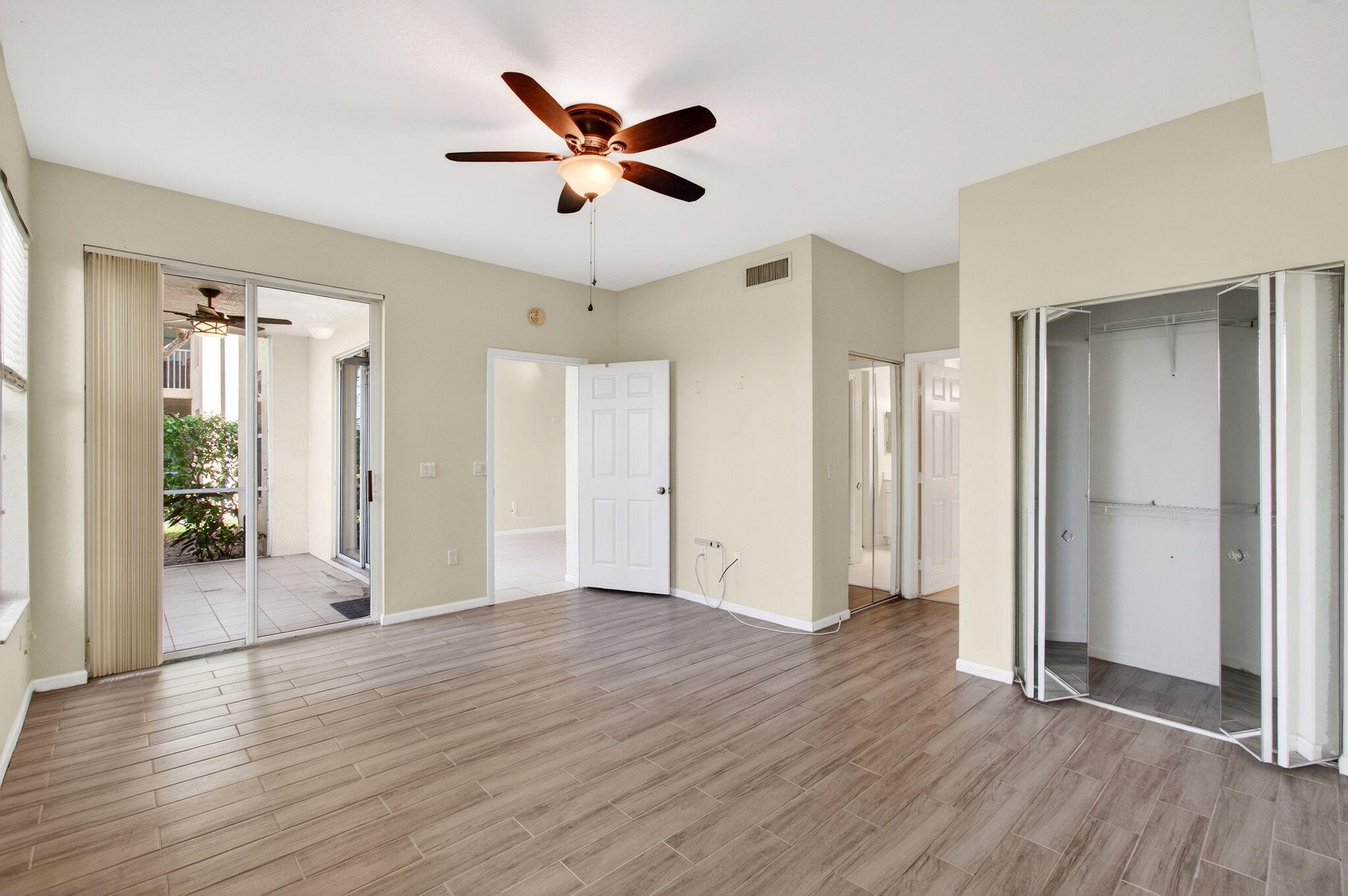 CRYSTAL POINTE II CONDO - Residential