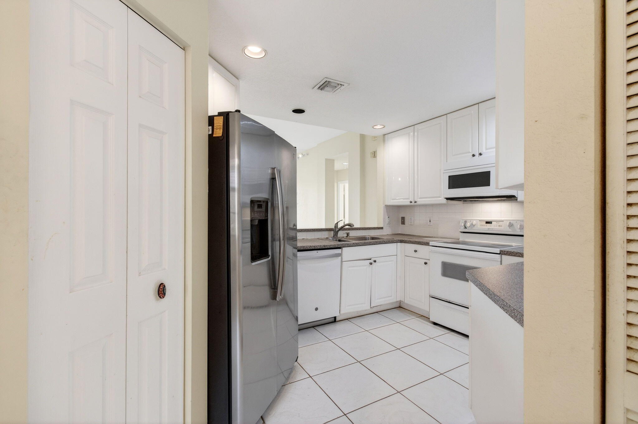 CRYSTAL POINTE II CONDO - Residential