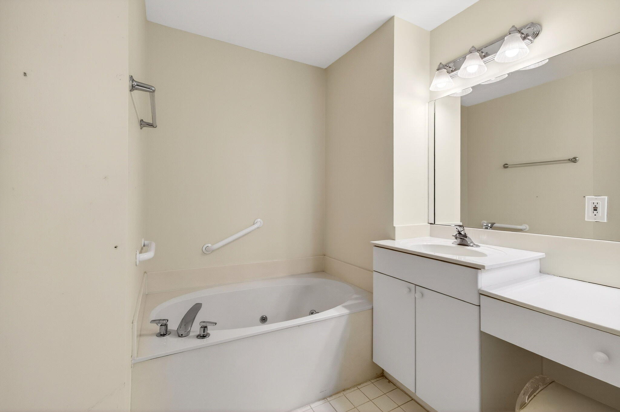 CRYSTAL POINTE II CONDO - Residential