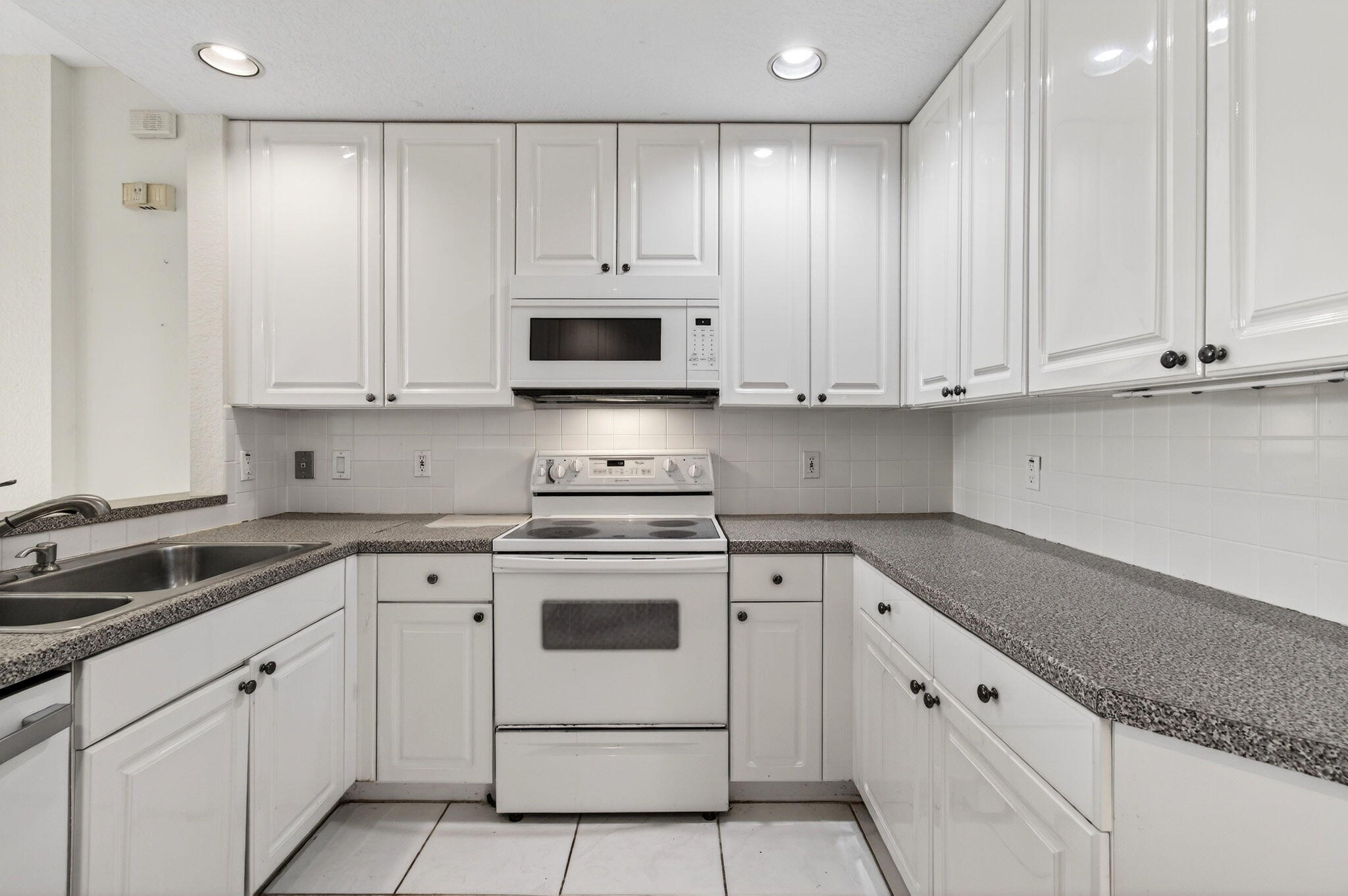 CRYSTAL POINTE II CONDO - Residential