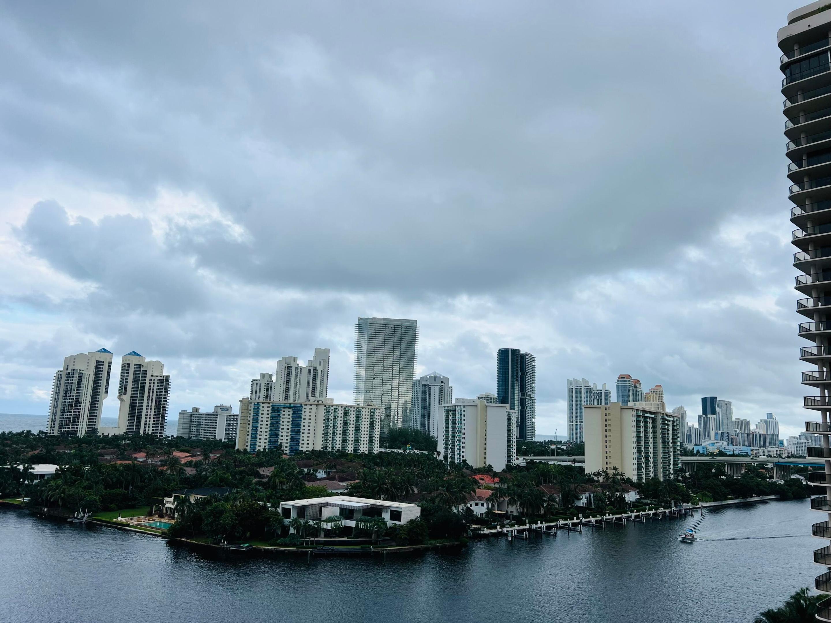 TURNBERRY ISLE CONDO - Residential Lease