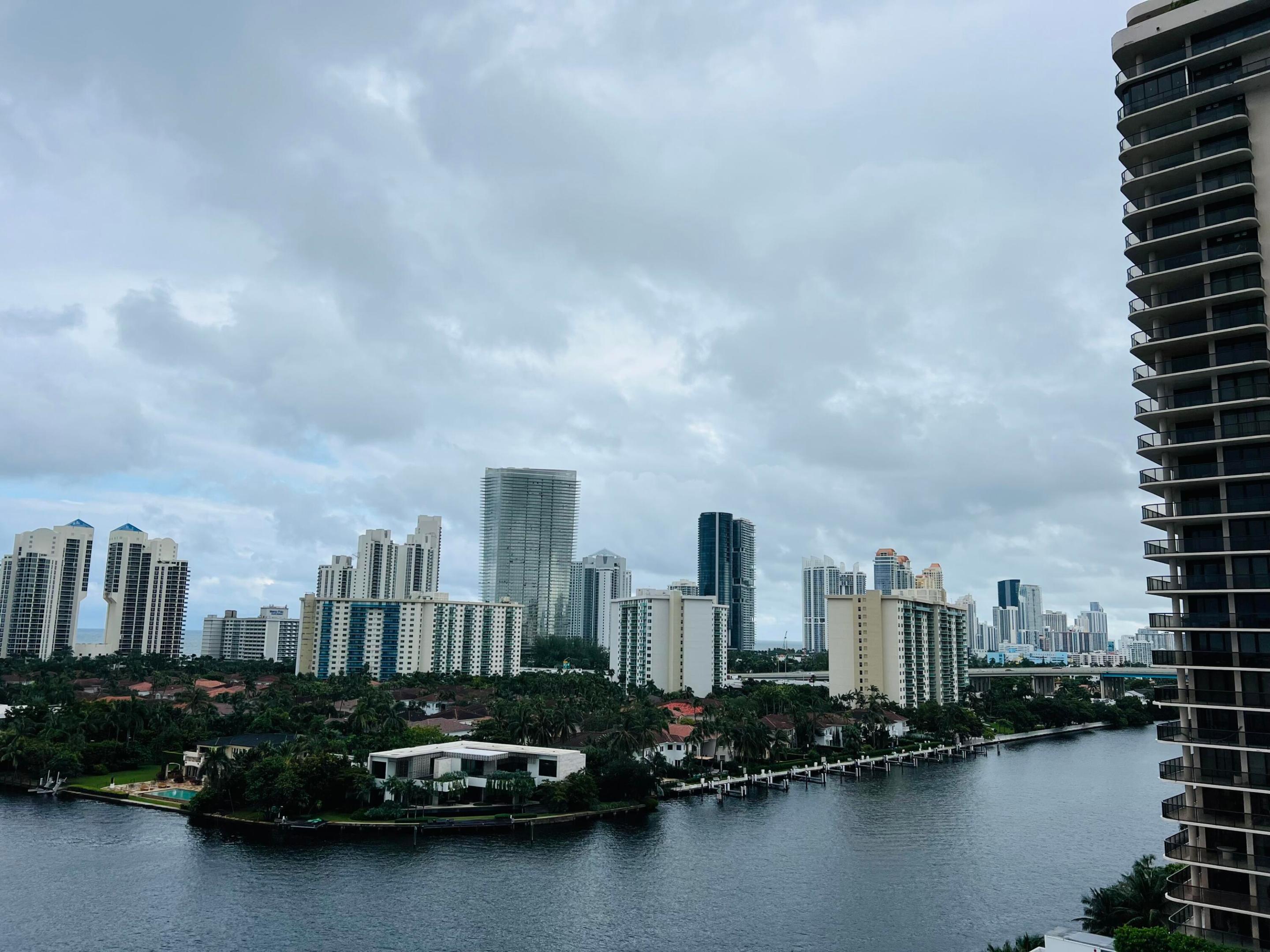 TURNBERRY ISLE CONDO - Residential Lease