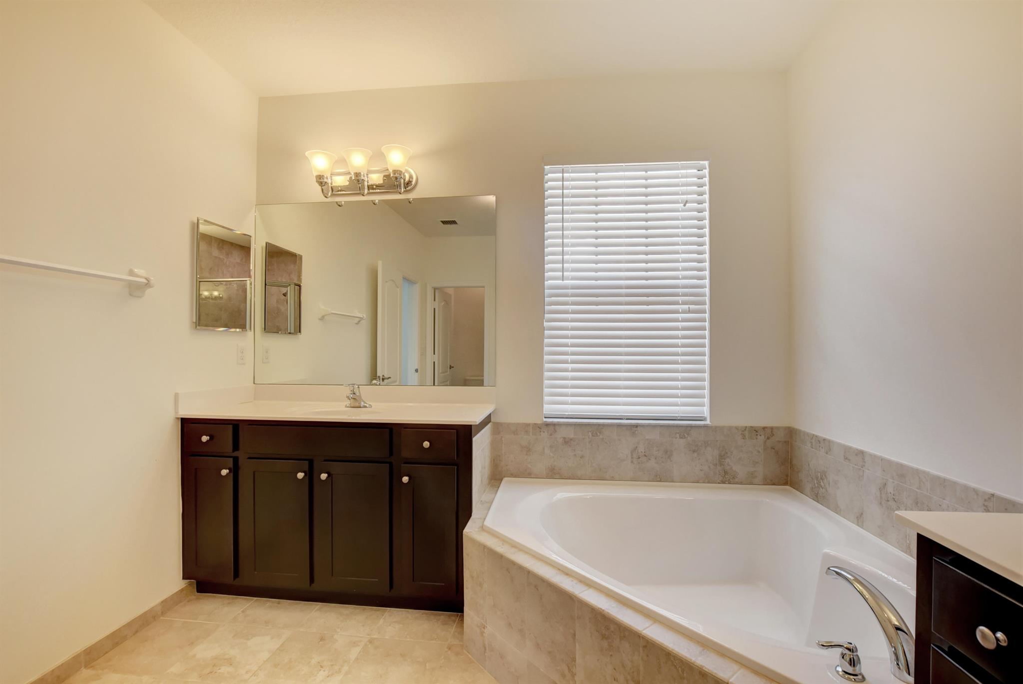 CRESTWOOD NORTH - Residential Lease