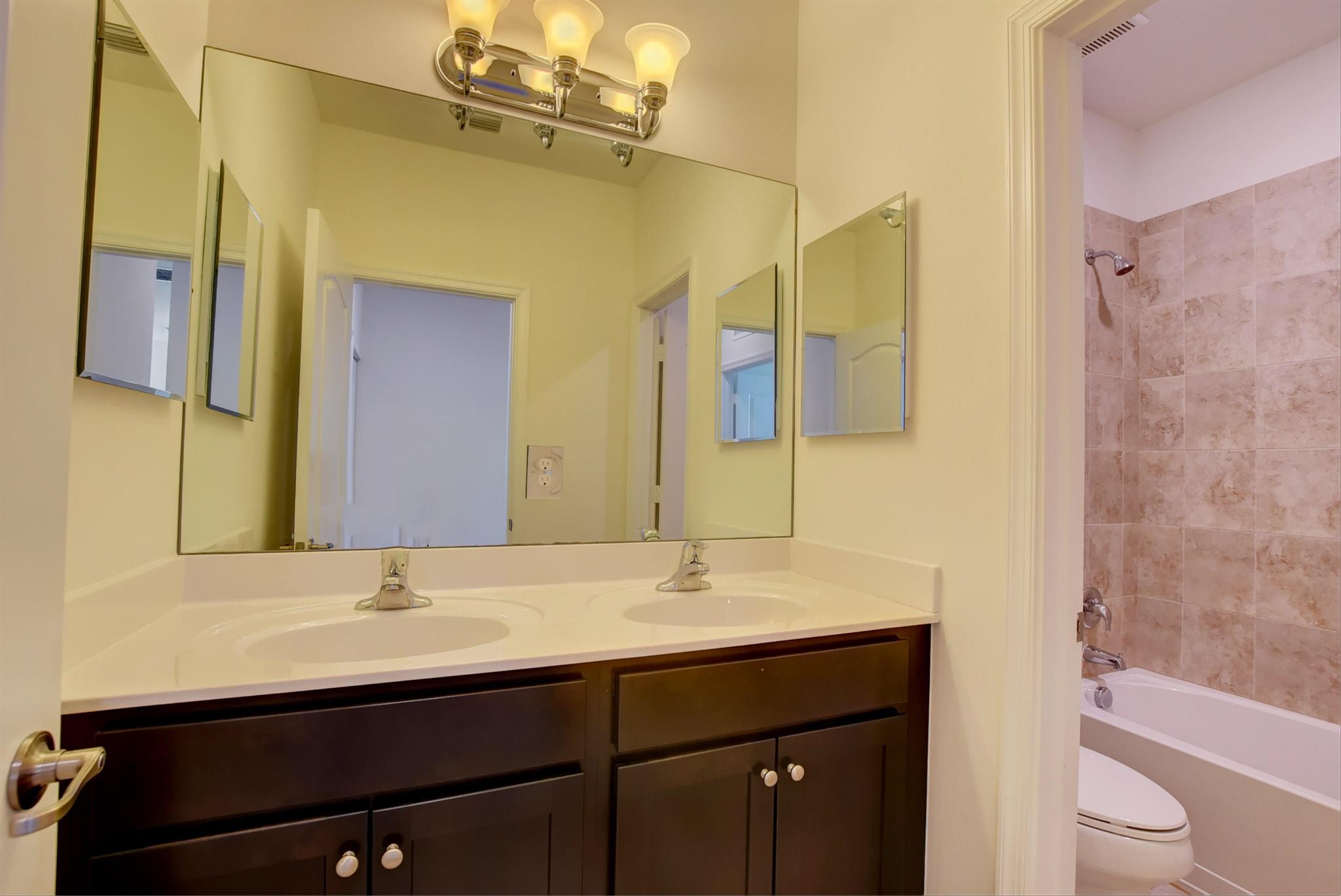 CRESTWOOD NORTH - Residential Lease