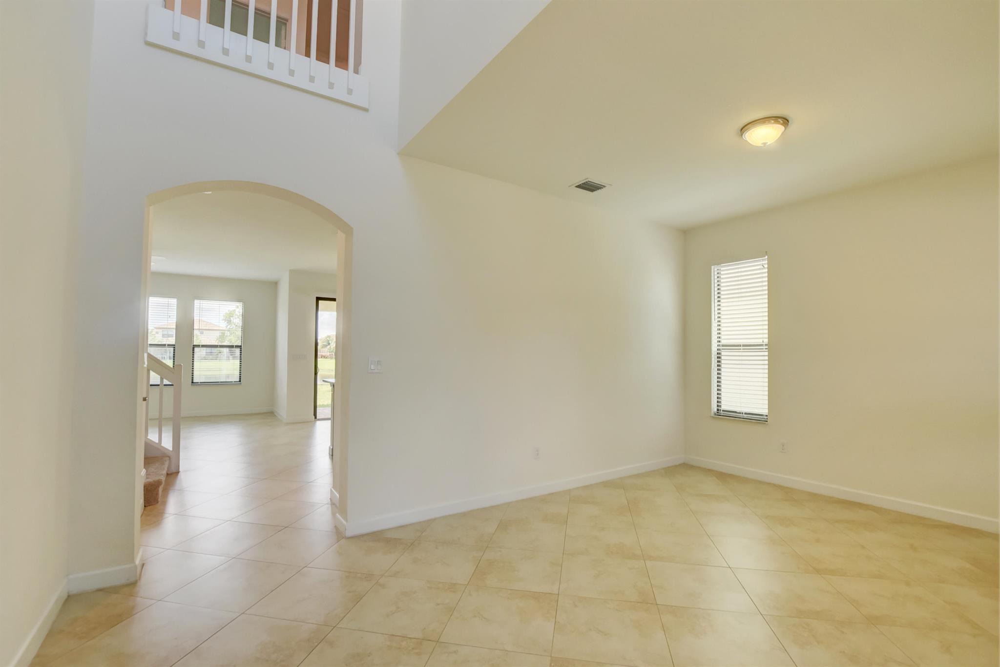 CRESTWOOD NORTH - Residential Lease
