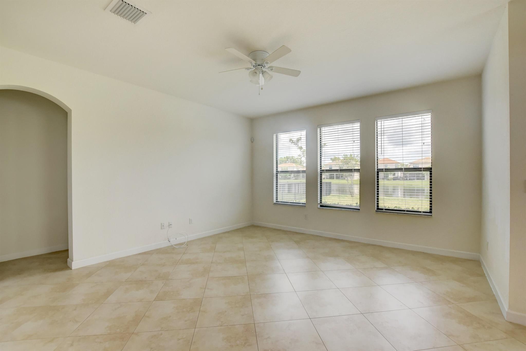 CRESTWOOD NORTH - Residential Lease