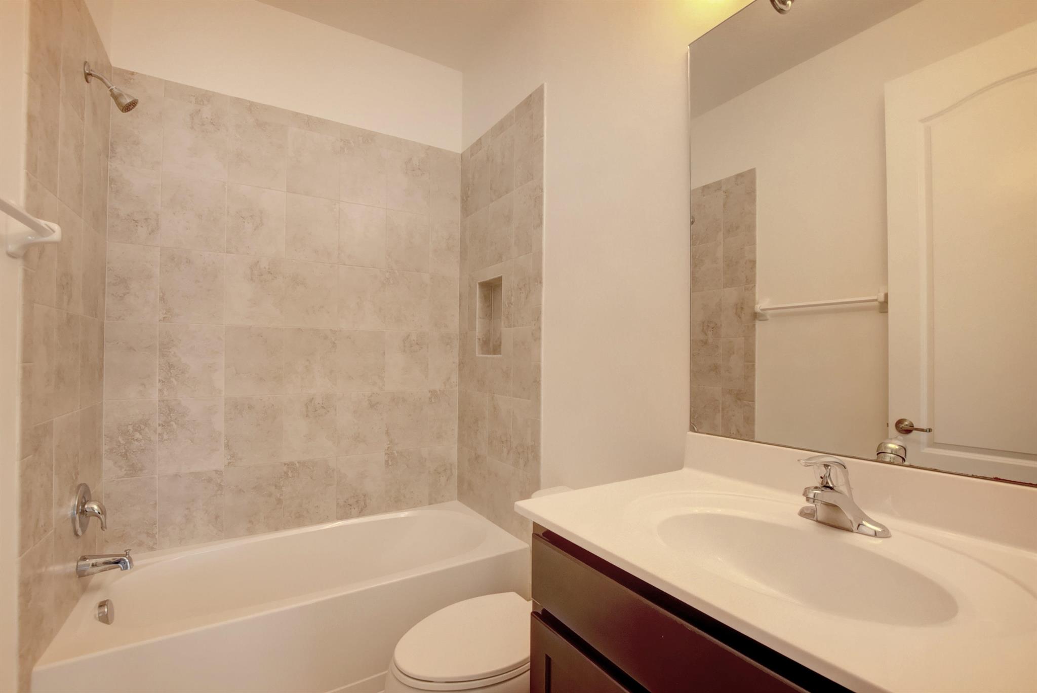 CRESTWOOD NORTH - Residential Lease