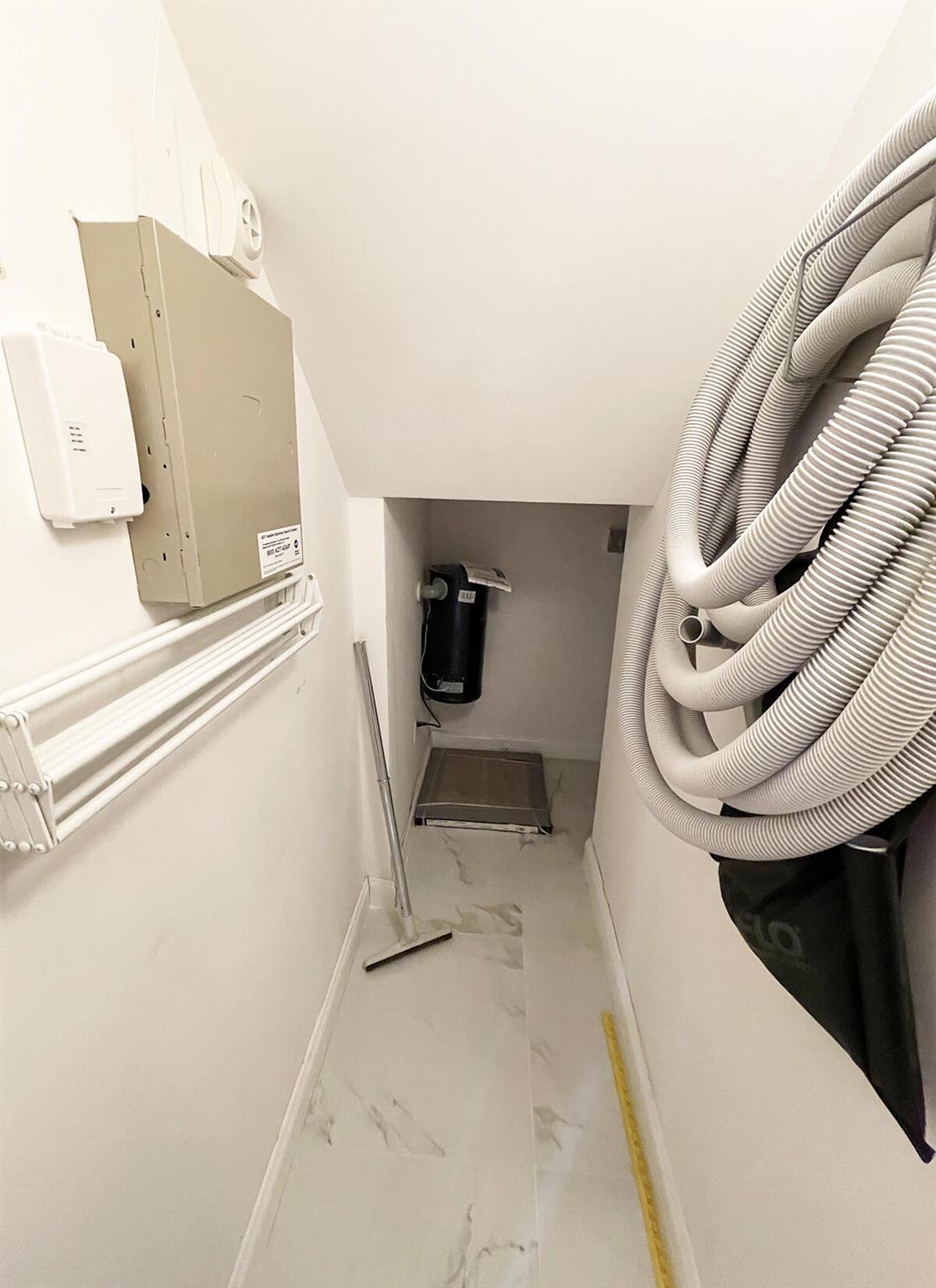 CATALINA LAKES - Residential Lease