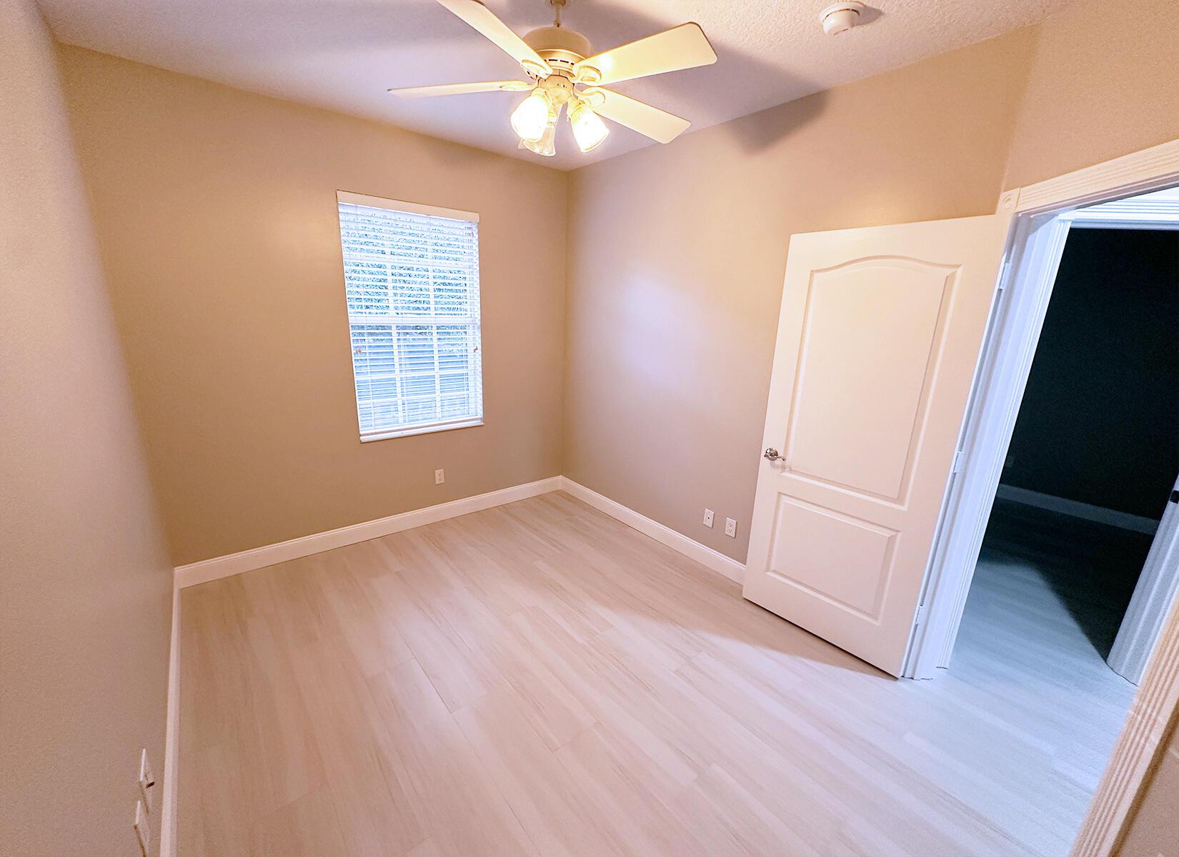 CATALINA LAKES - Residential Lease