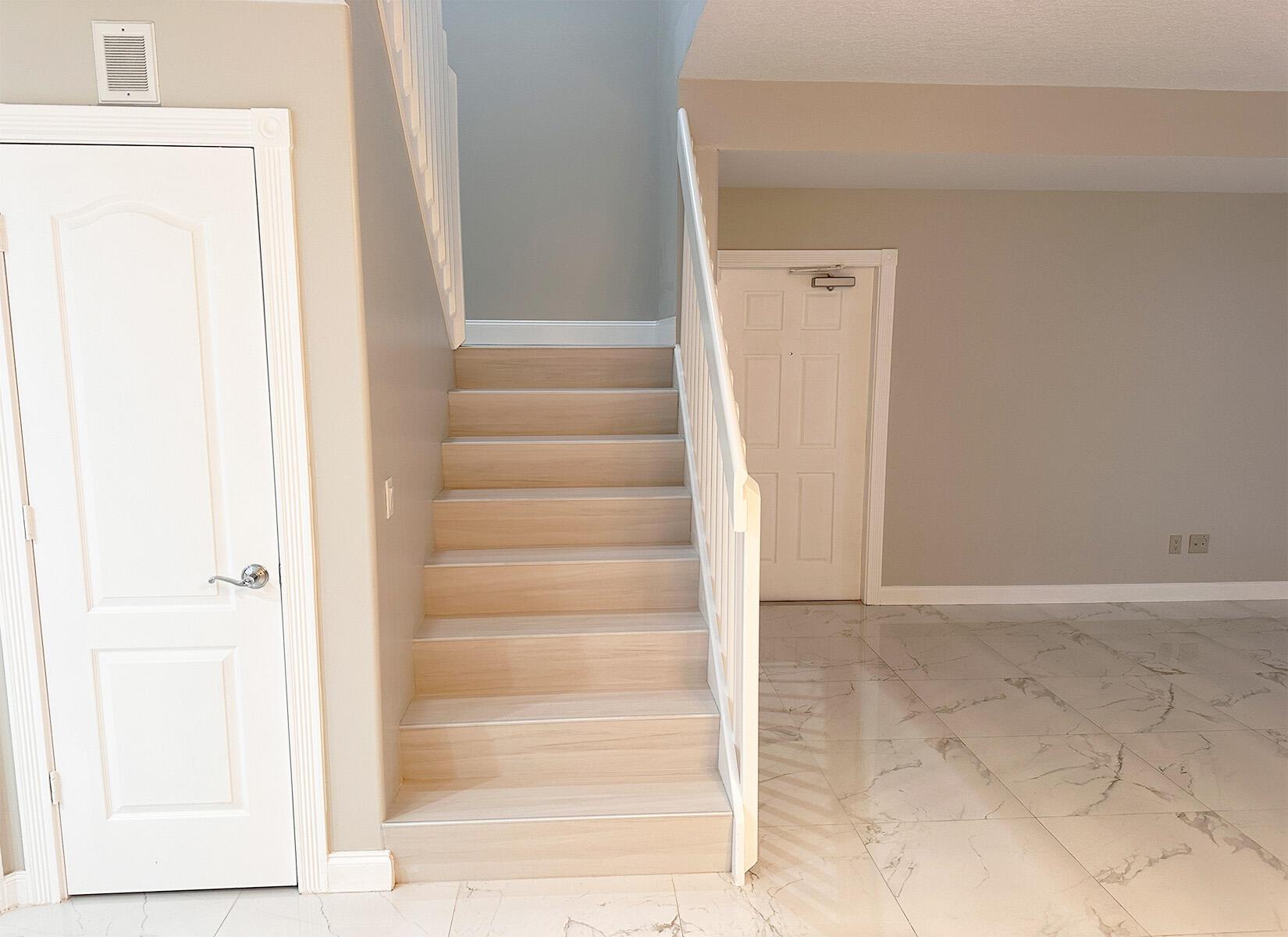 CATALINA LAKES - Residential Lease