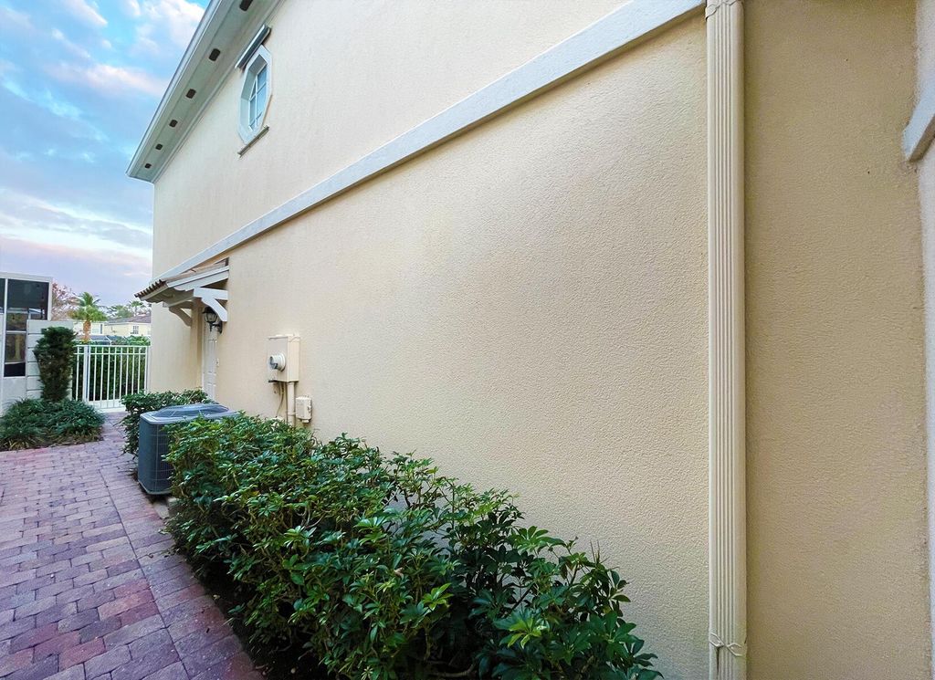Photo of 134 Santa Barbara Way, Palm Beach Gardens, FL 33410 (MLS # R11109648)